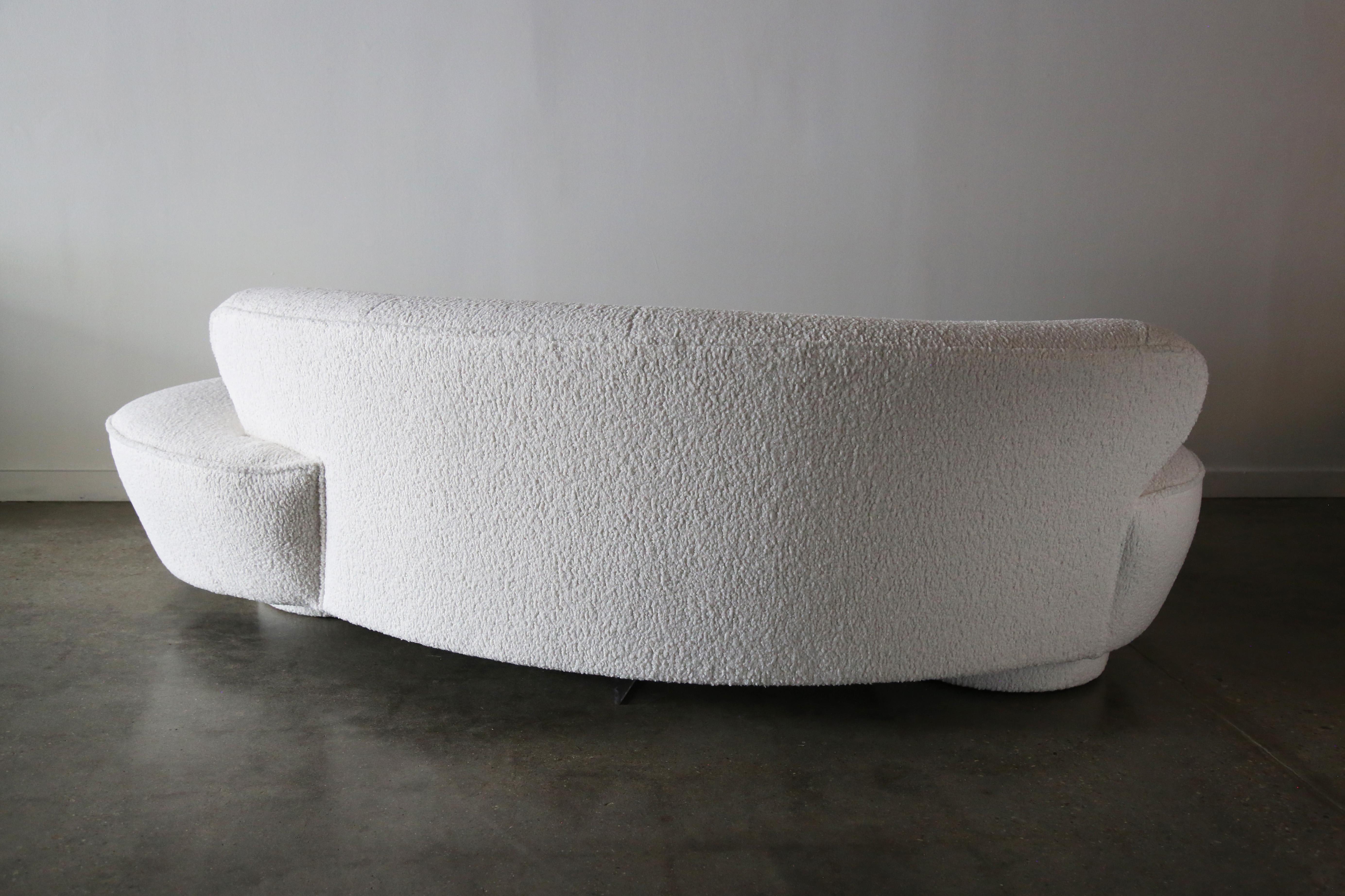 Mid-Century moderno Vladimir Kagan Divano a nuvola serpentina per Directional in bouclé bianco pesante