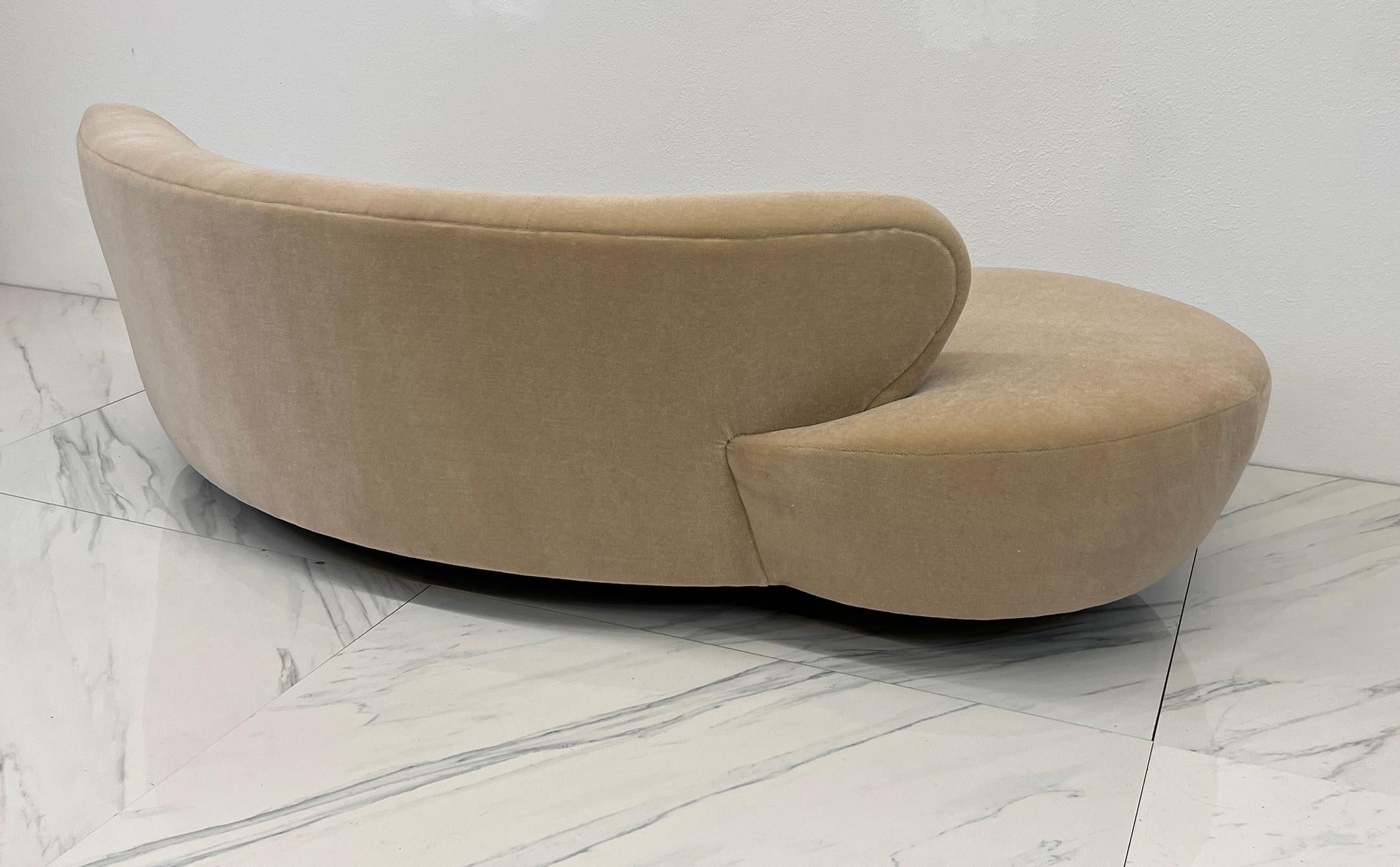 Modern Vladimir Kagan Serpentine Cloud Sofa for Directional in Tan Mohair For Sale