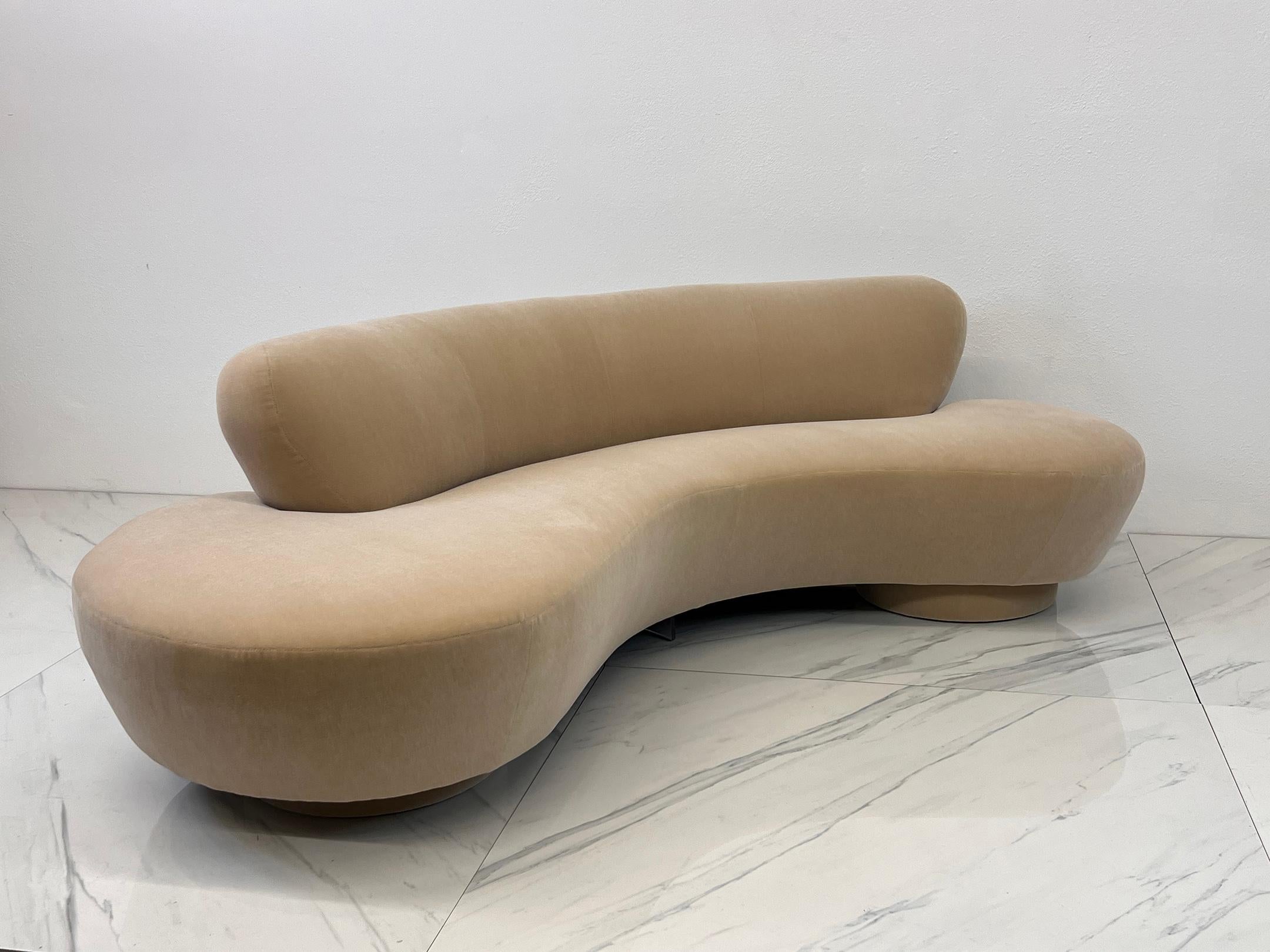 Late 20th Century Vladimir Kagan Serpentine Cloud Sofa for Directional in Tan Mohair For Sale