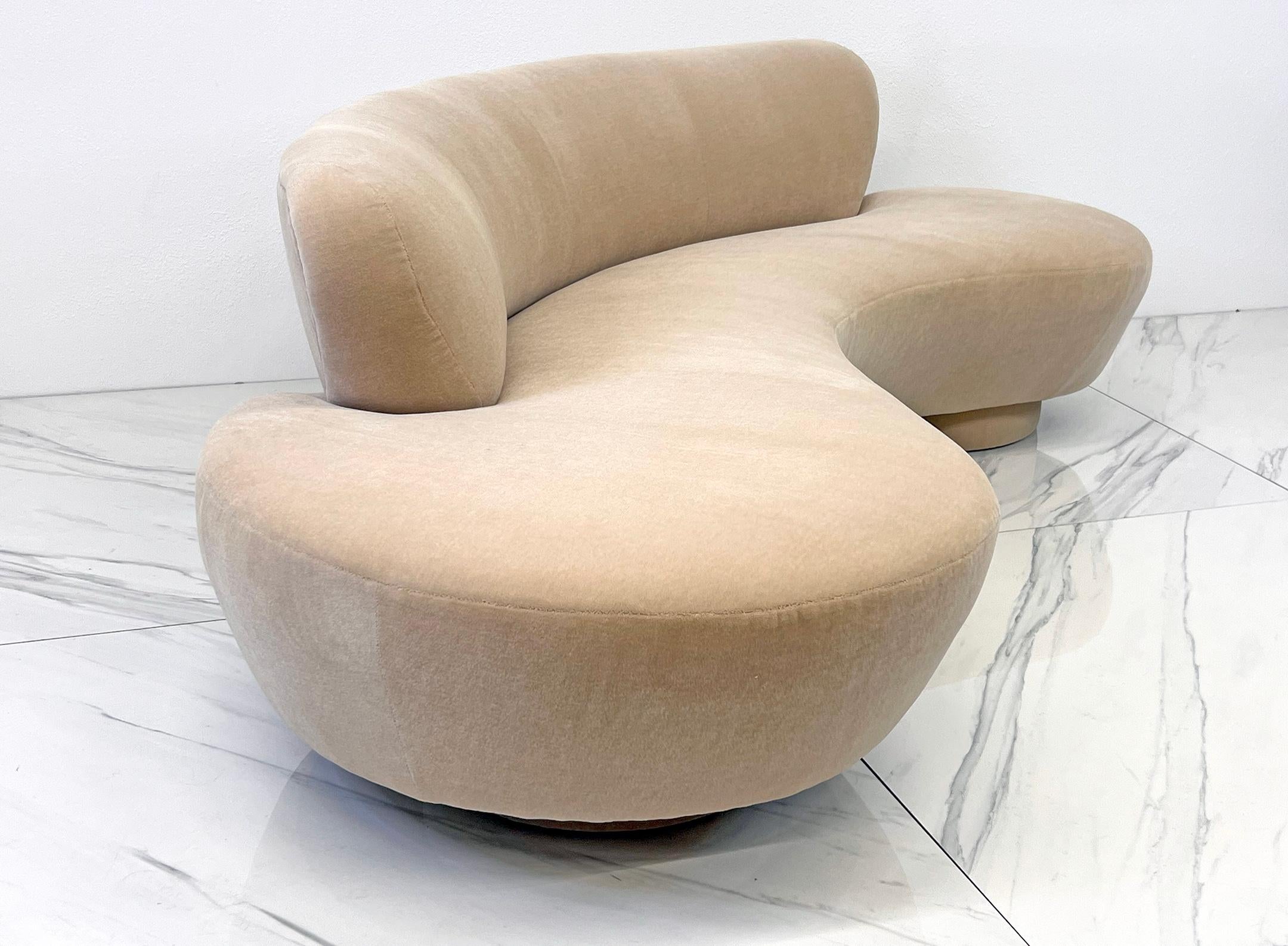 Vladimir Kagan Serpentine Cloud Sofa for Directional in Tan Mohair 1