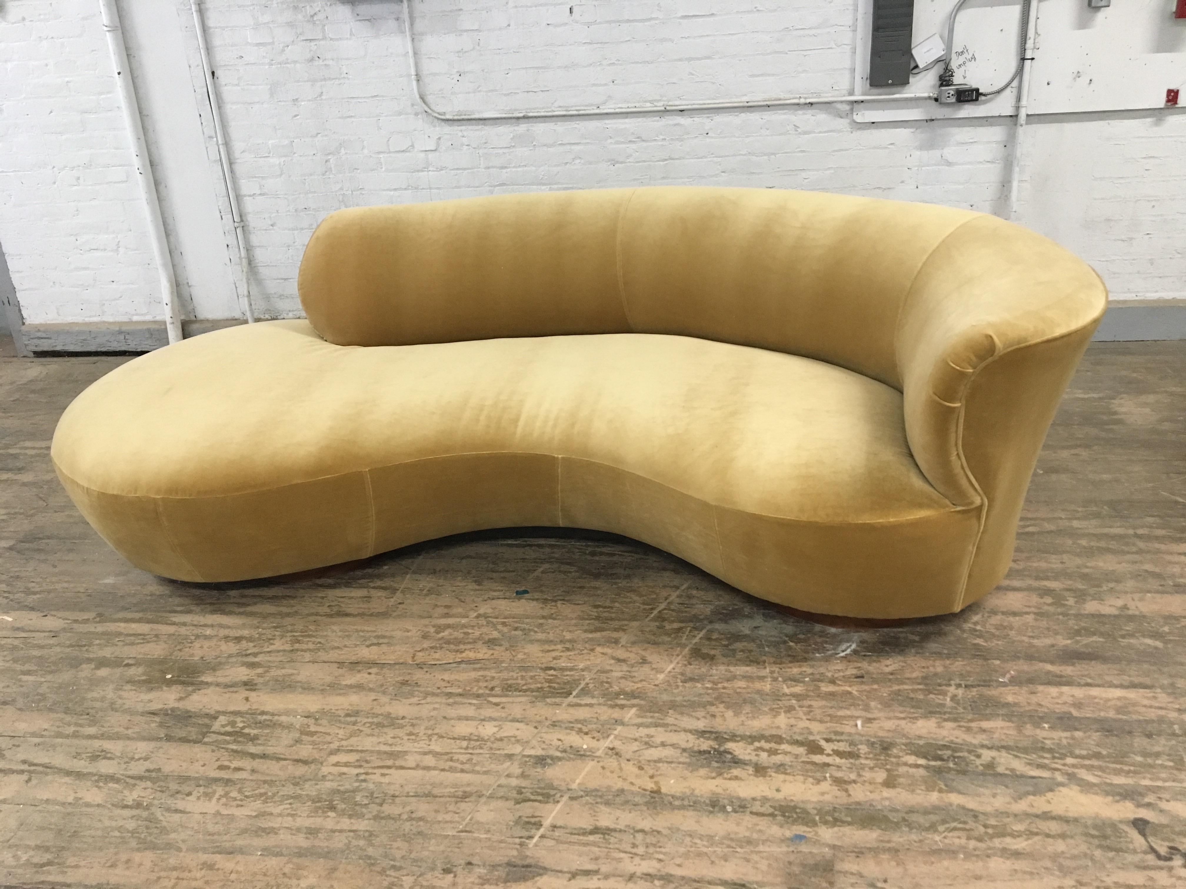 Vladimir Kagan Style Serpentine Cloud Sofa in Camel Velvet For Sale 1