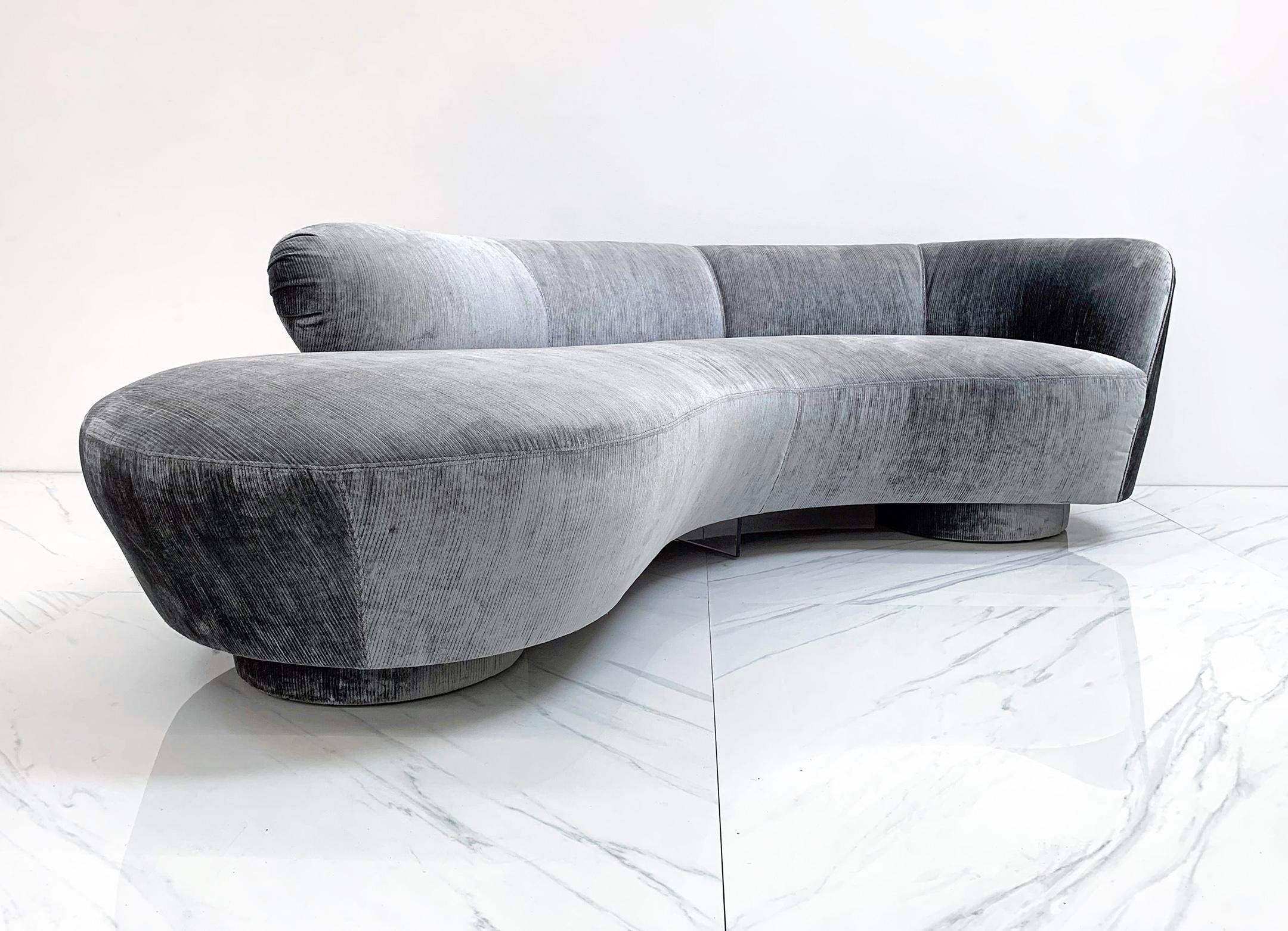 Modern Vladimir Kagan Serpentine Cloud Sofa in Grey Chenille, 1990's