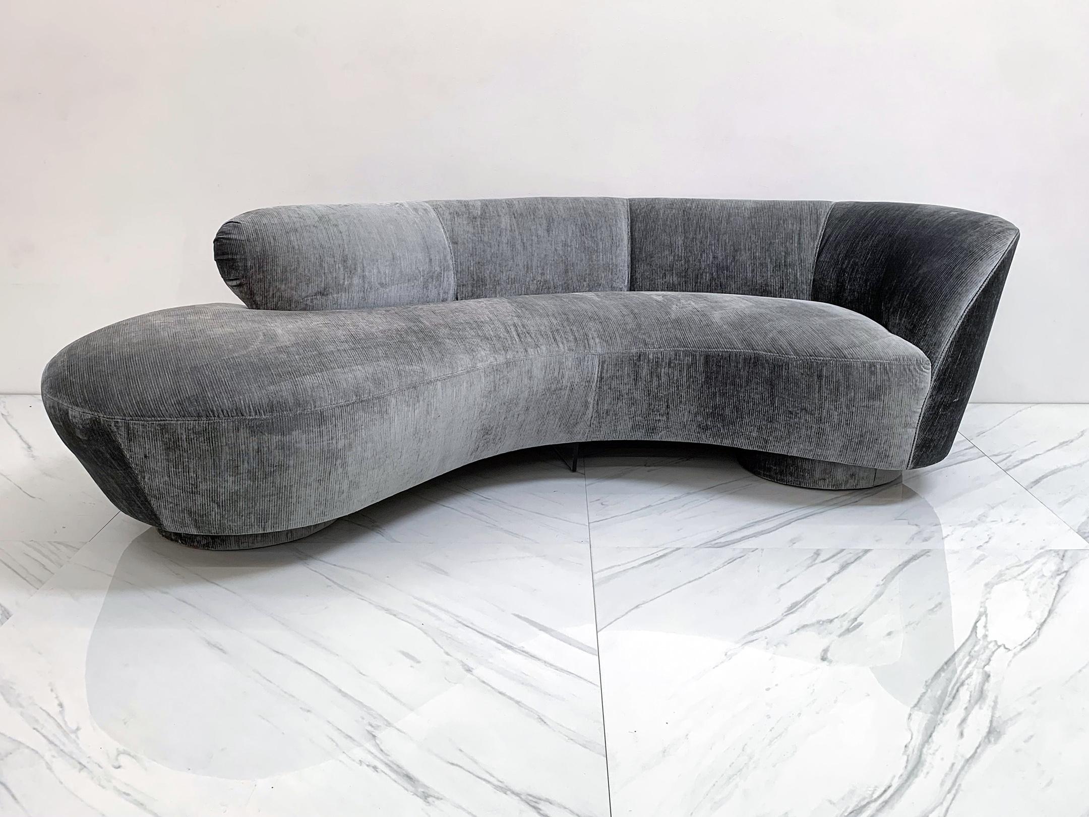 Late 20th Century Vladimir Kagan Serpentine Cloud Sofa in Grey Chenille, 1990's