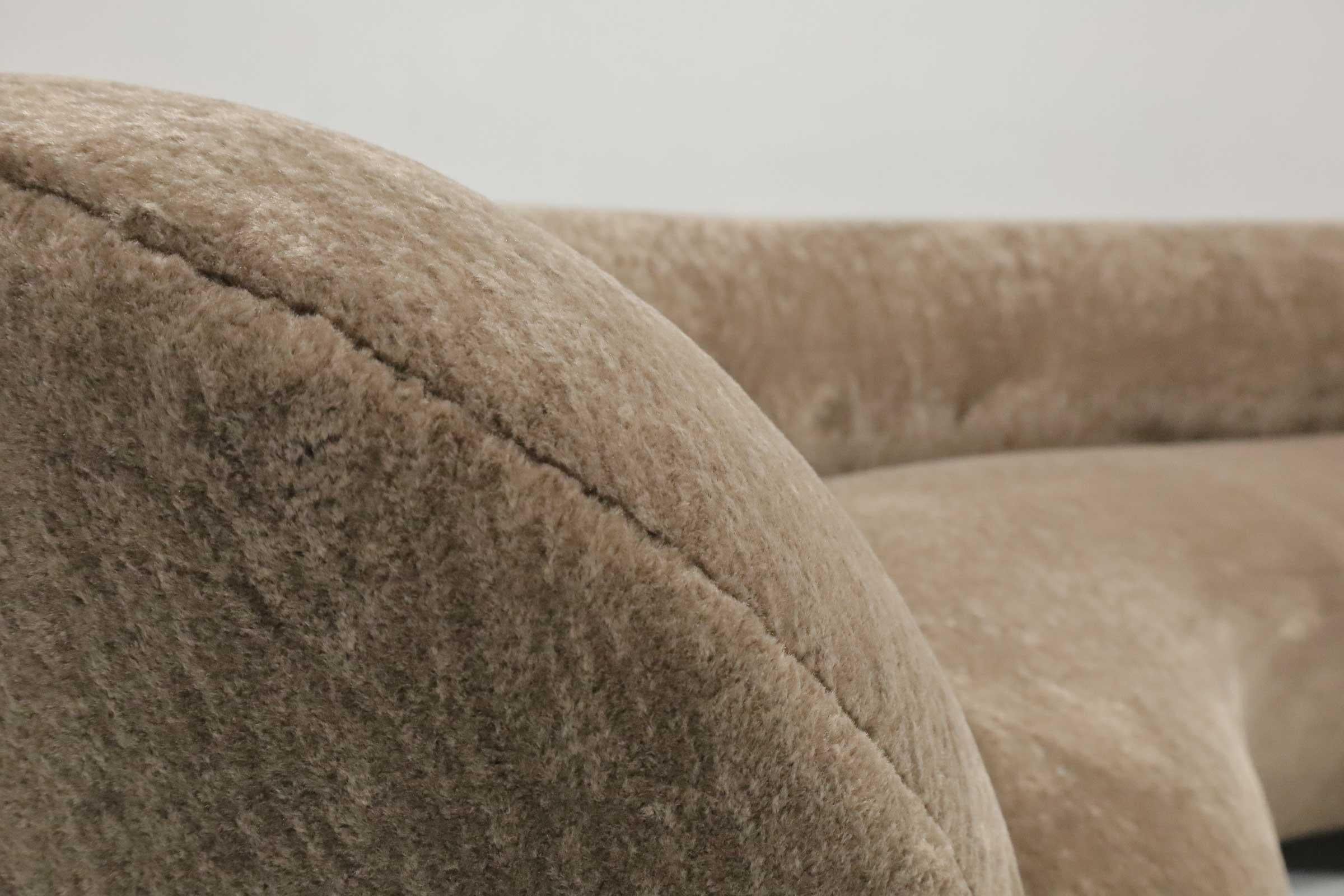 Alpaca Vladimir Kagan Serpentine Cloud Sofa in Holly Hunt Smokey Flaxen