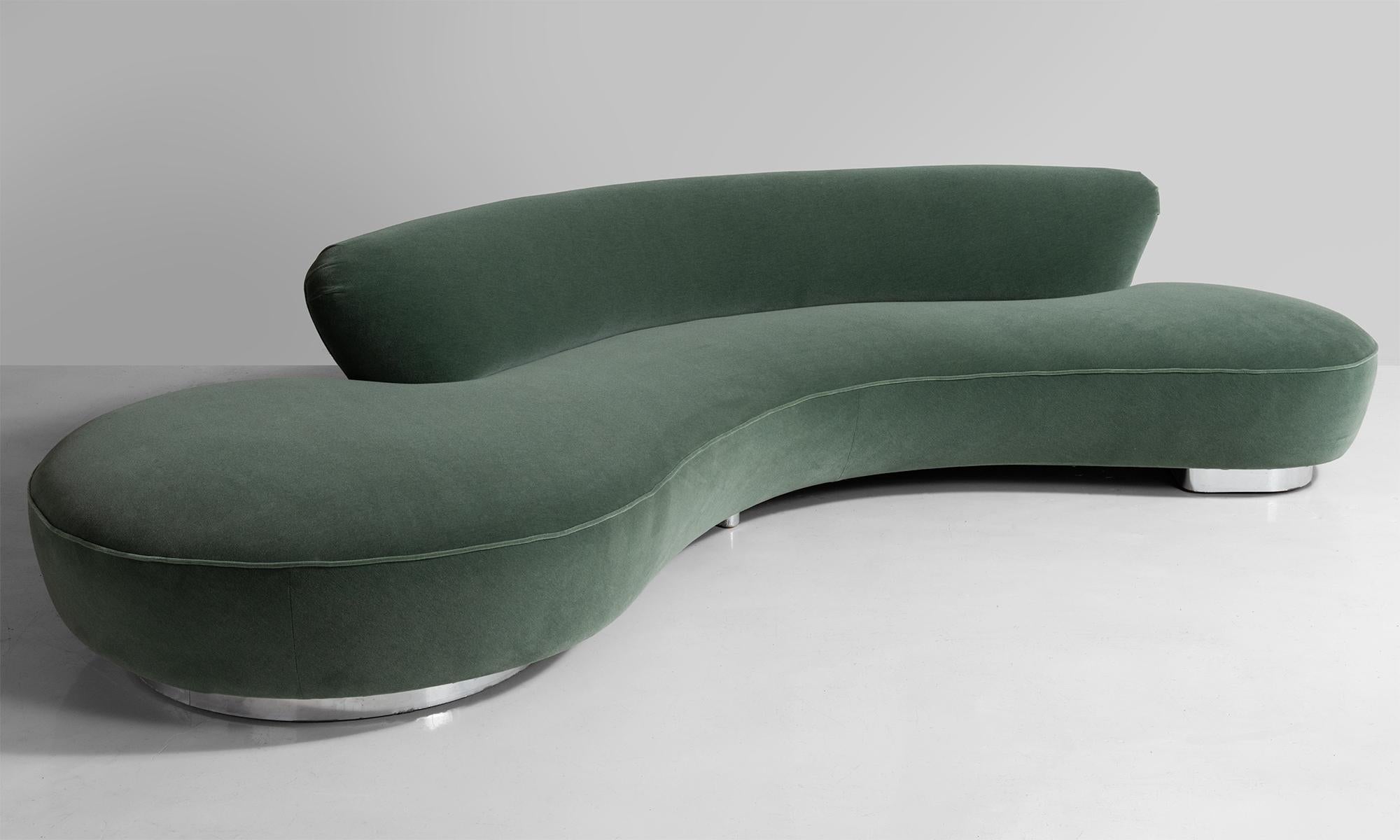 Vladimir Kagan Serpentine sofa, America, 20th century.

Large scale, chrome base, newly reupholstered in Maharam Mohair Supreme. From the New York collection.