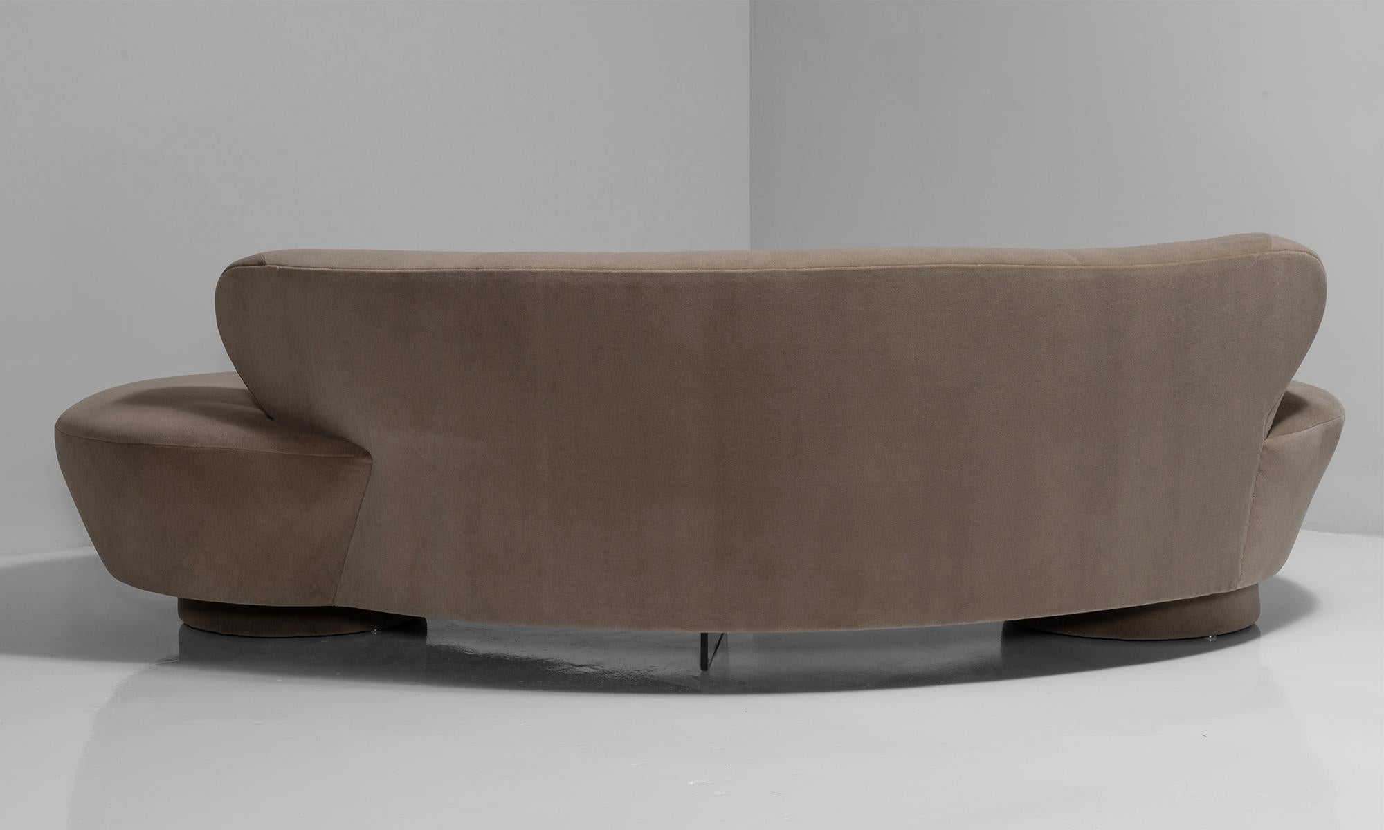 Contemporary Vladimir Kagan Serpentine Sofa, America, 21st Century