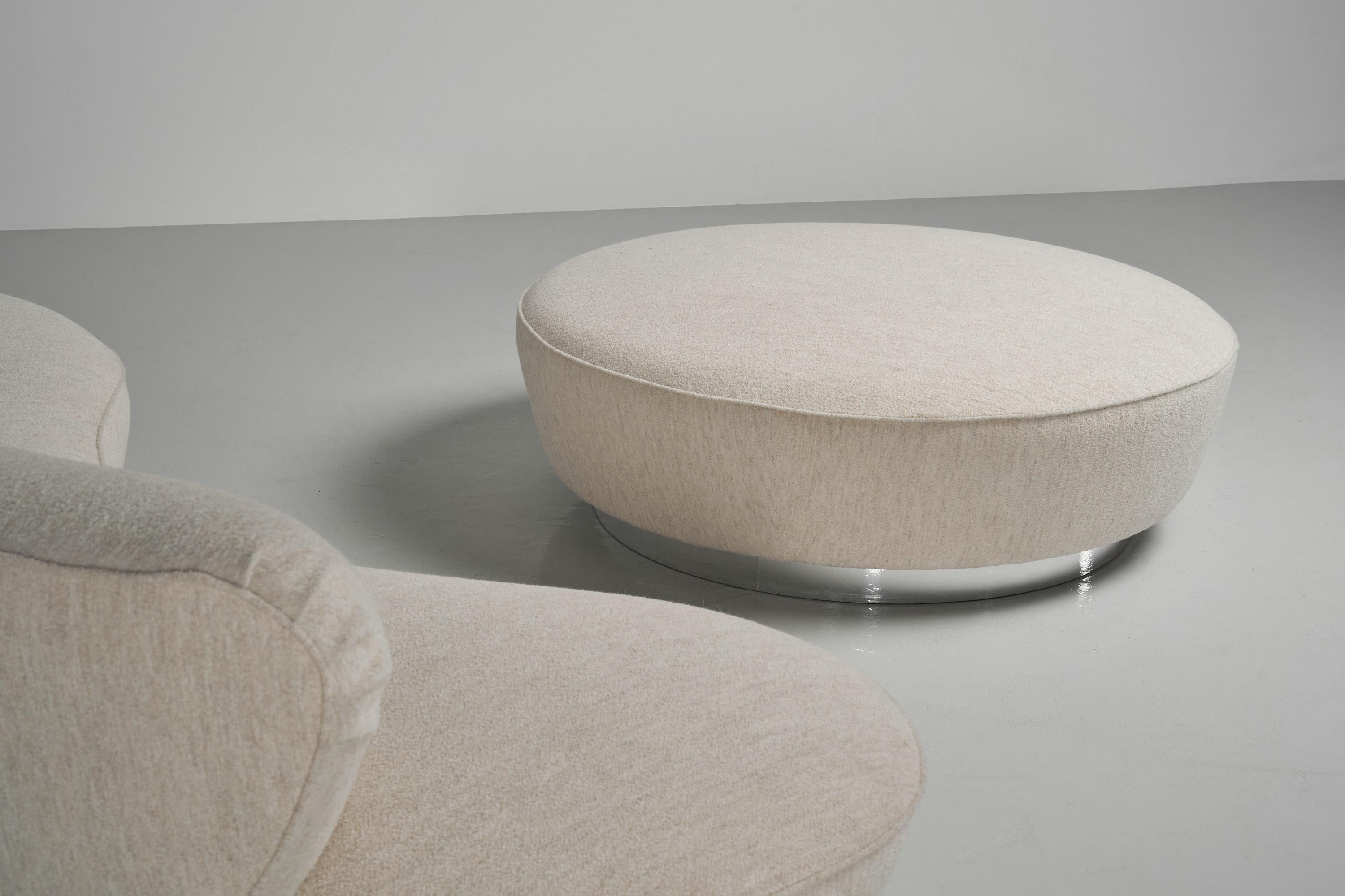 Vladimir Kagan serpentine sofa and poof USA 1990 3