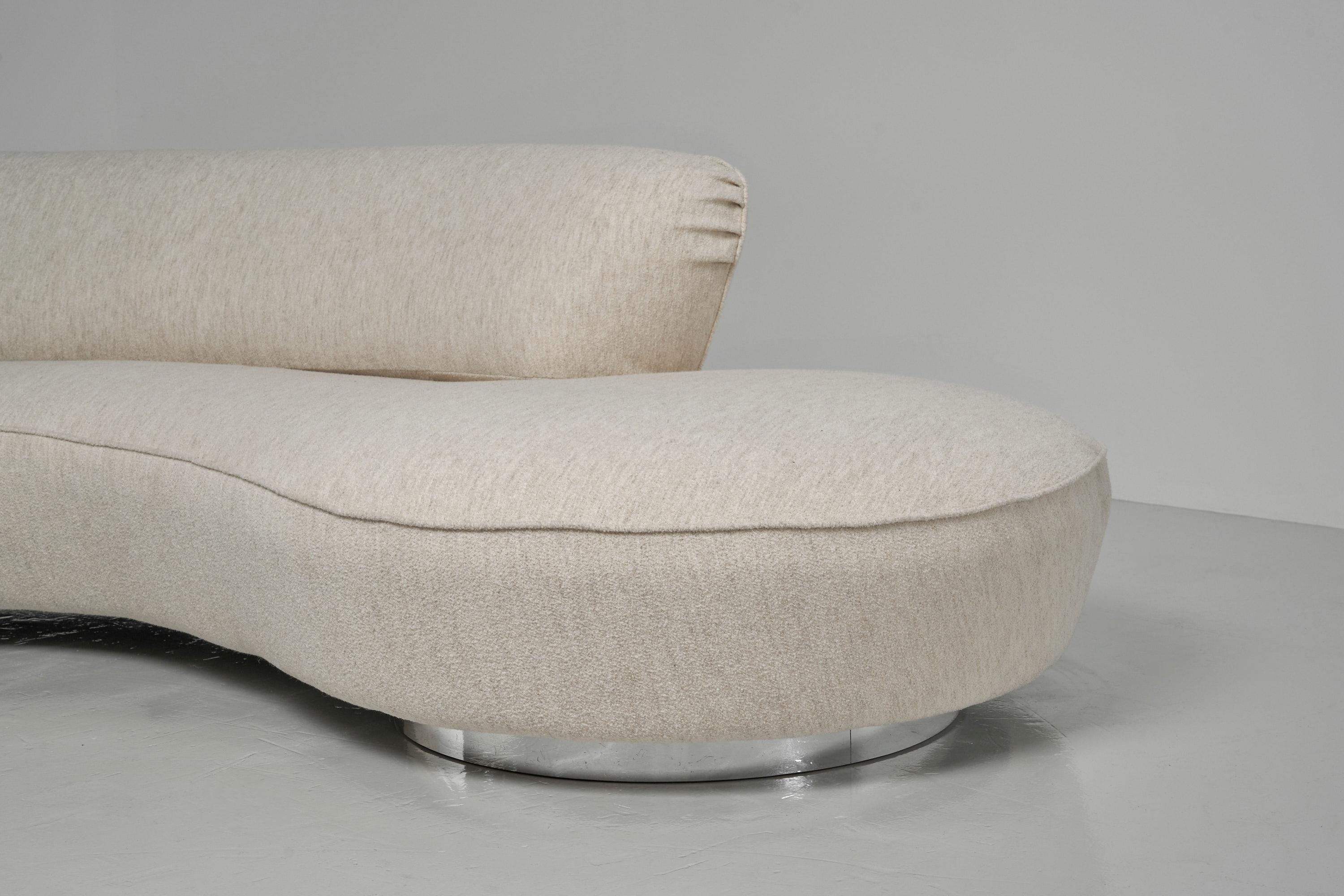 American Vladimir Kagan serpentine sofa and poof USA 1990