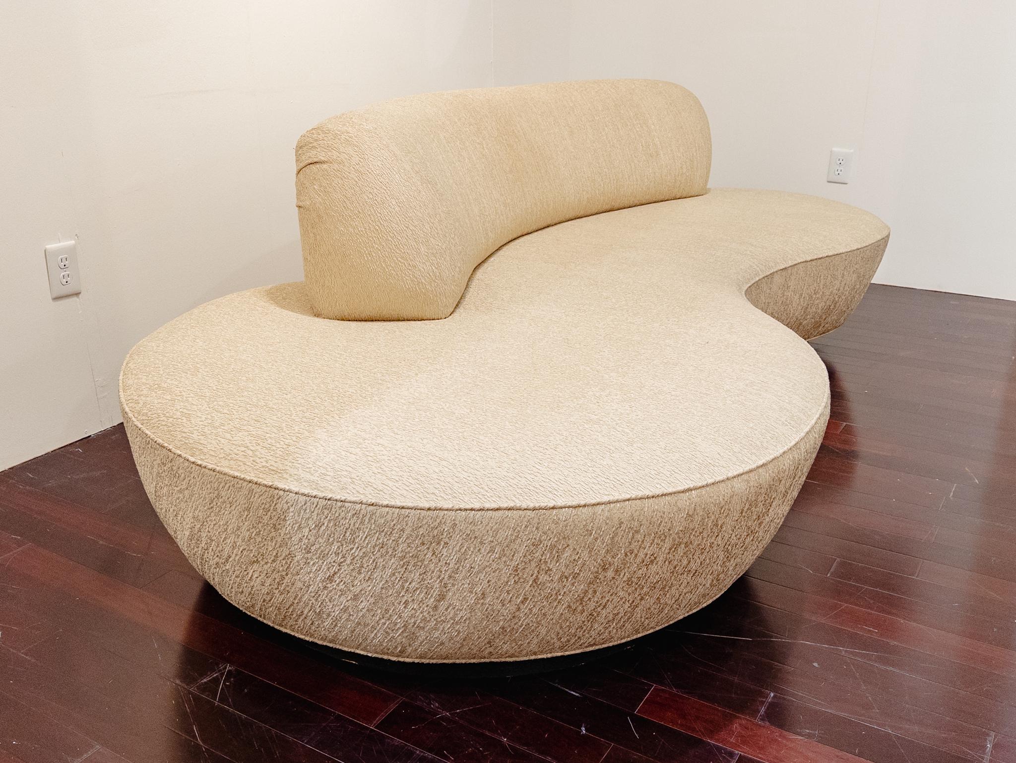 American Vladimir Kagan Serpentine Sofa For Sale