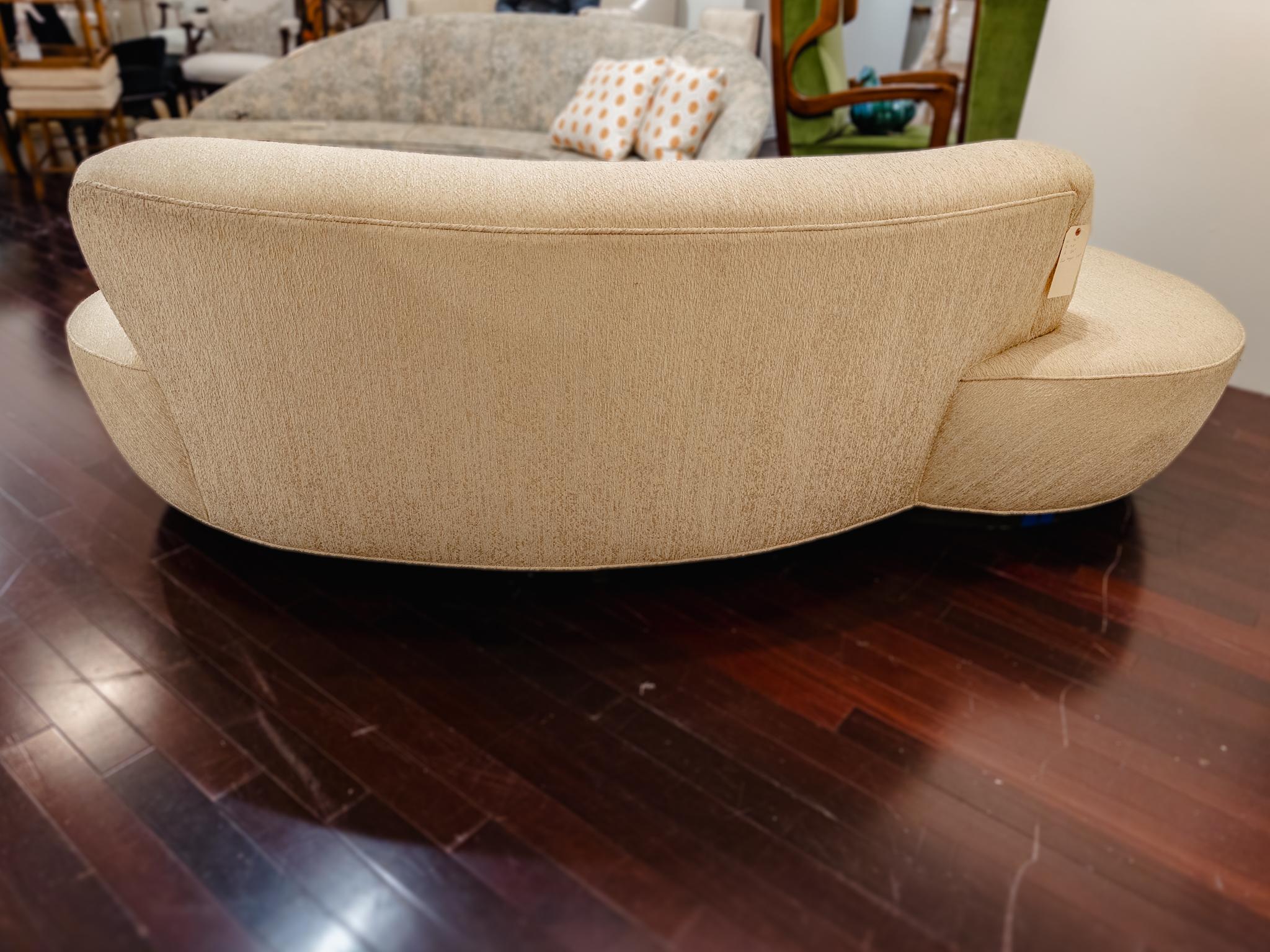 Vladimir Kagan Serpentine Sofa In Excellent Condition For Sale In Houston, TX