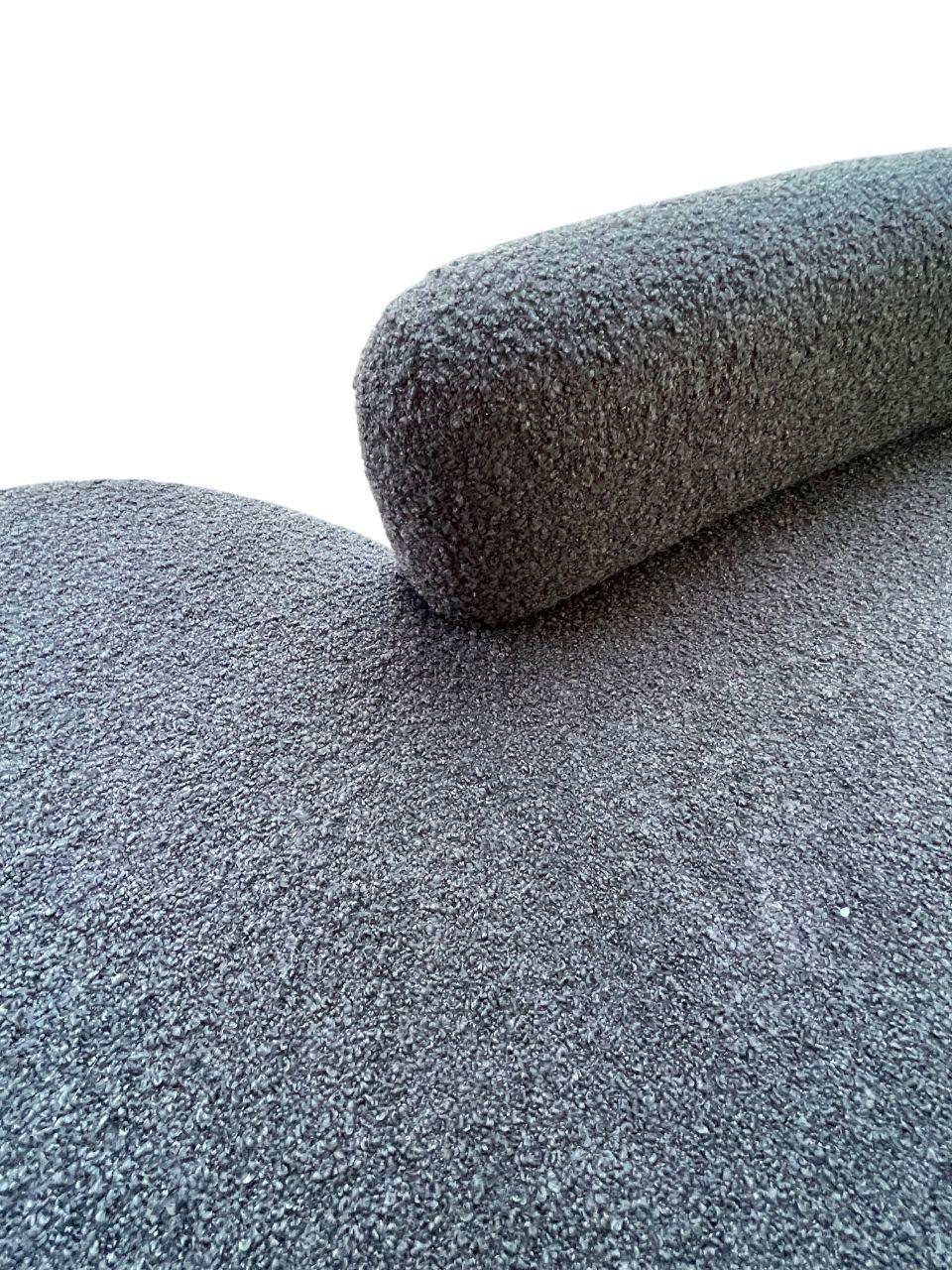 Vladimir Kagan Serpentine Sofa in Charcoal Black Fabric, U.S.A. 1970's. (amerikanisch) im Angebot