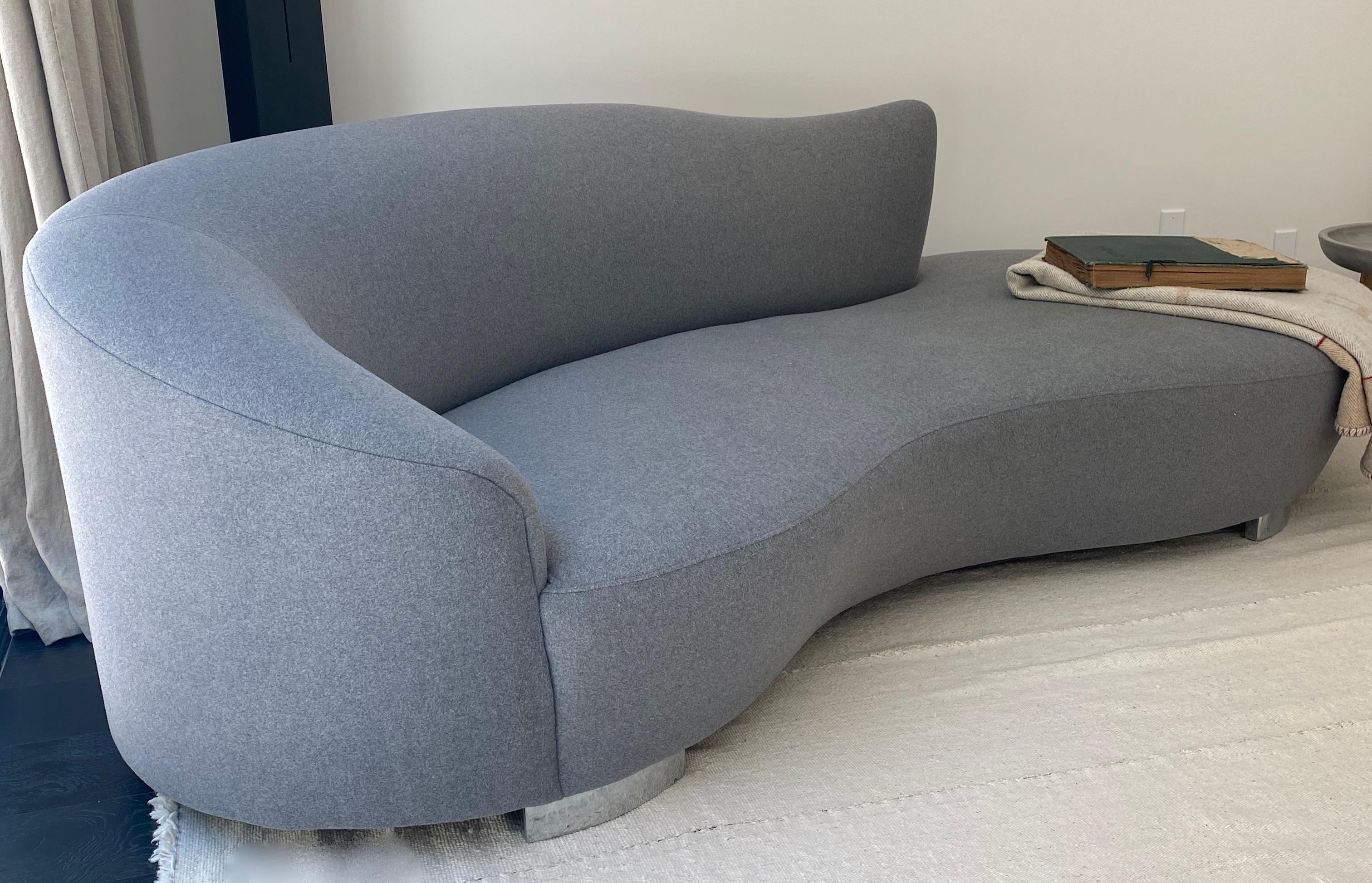 vladimir kagan serpentine sofa