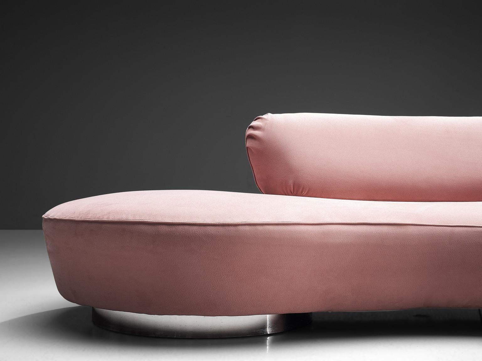 Vladimir Kagan Serpentine Sofa in Pink Upholstery In Good Condition In Waalwijk, NL