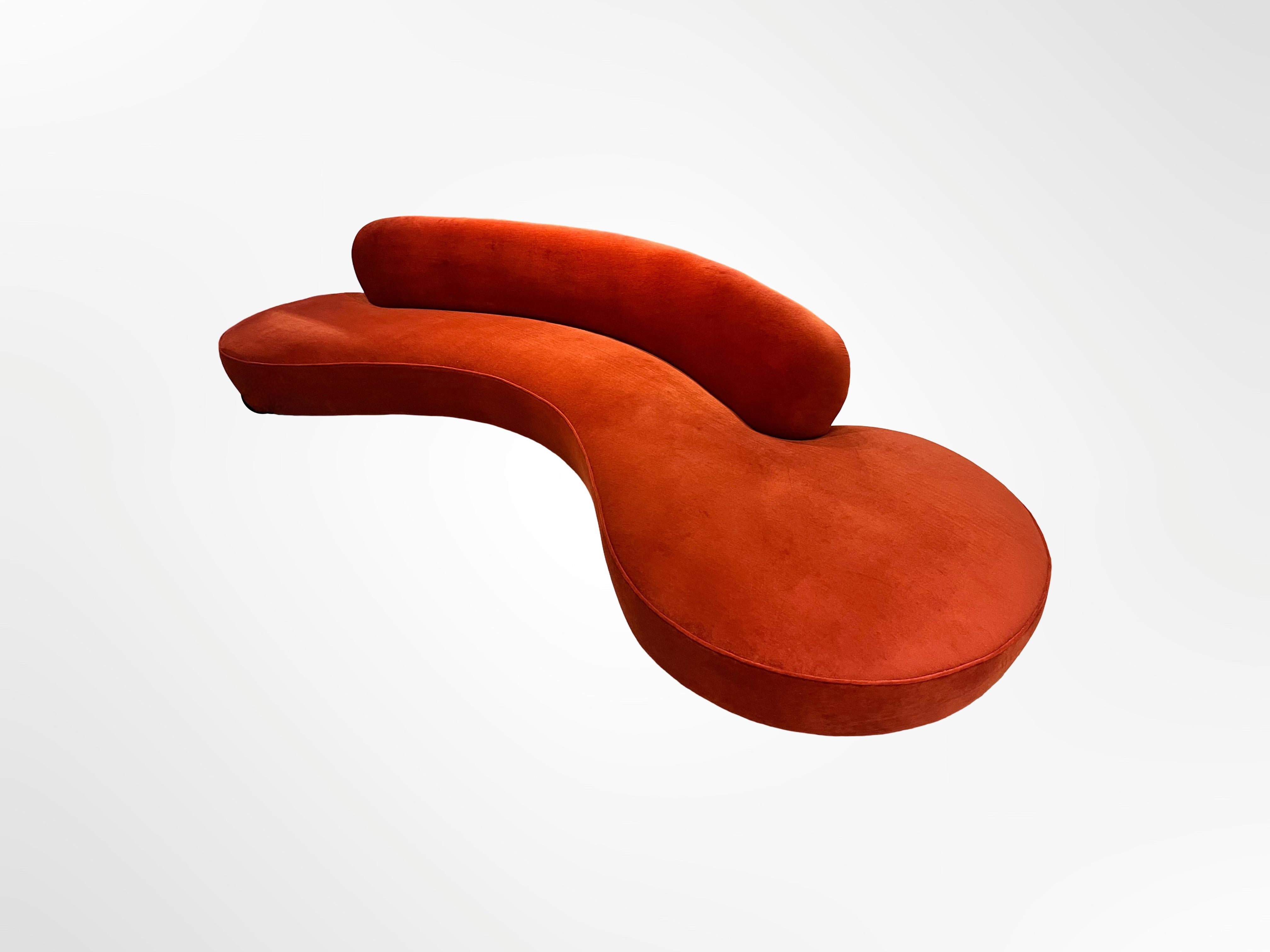 Vladimir Kagan “Serpentine” Sofa in Siena Mohair Velvet, USA, circa 1970 Bon état - En vente à Saint-Ouen, FR