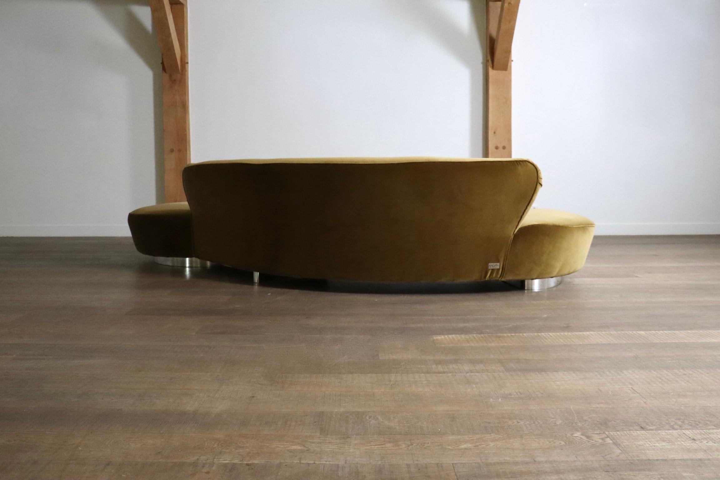 Vladimir Kagan serpentine sofa in velvet for Directional USA 1999 For Sale 7