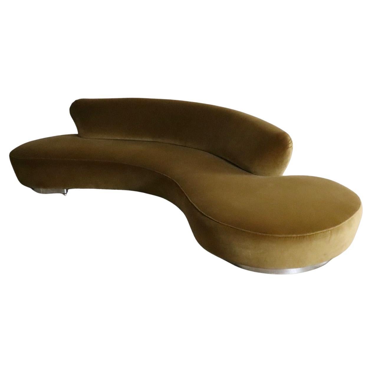 Vladimir Kagan serpentine sofa in velvet for Directional USA 1999 For Sale