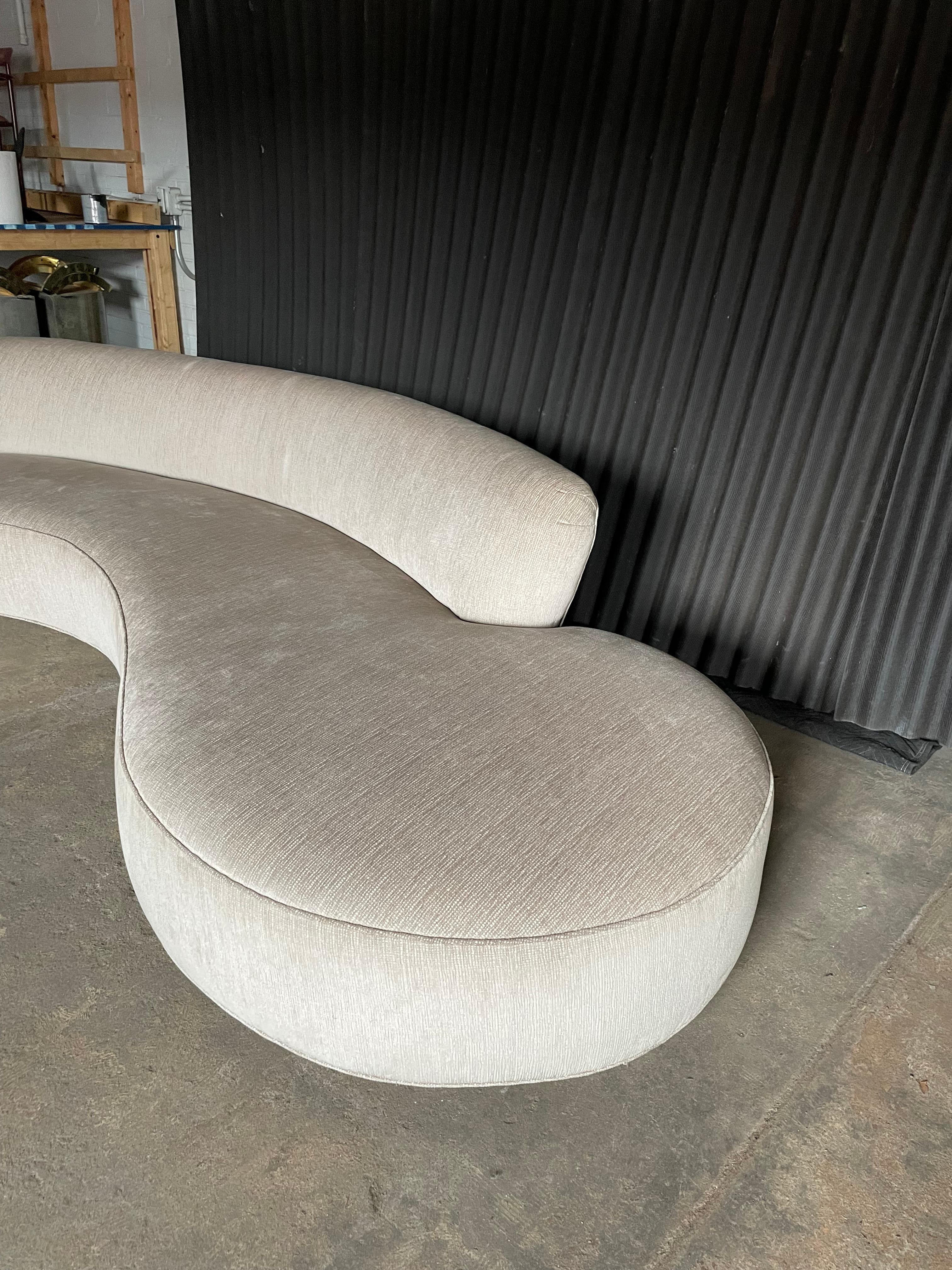 Mid-Century Modern Canapé serpentin Vladimir Kagan avec bras droit Modèle 150 BSA