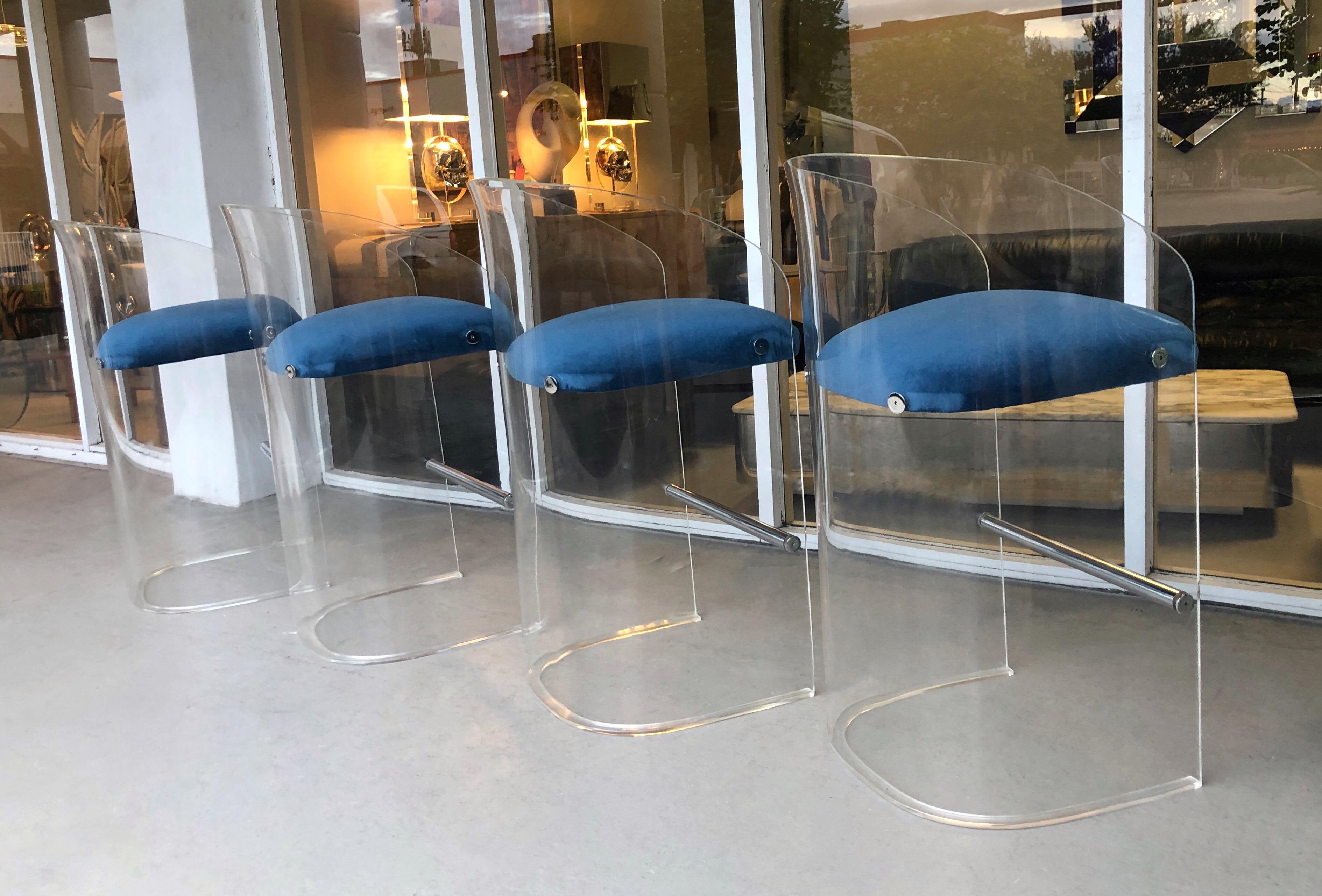 Vladimir Kagan Set of 4 Lucite Barstools, 1975 In Good Condition In Miami, FL