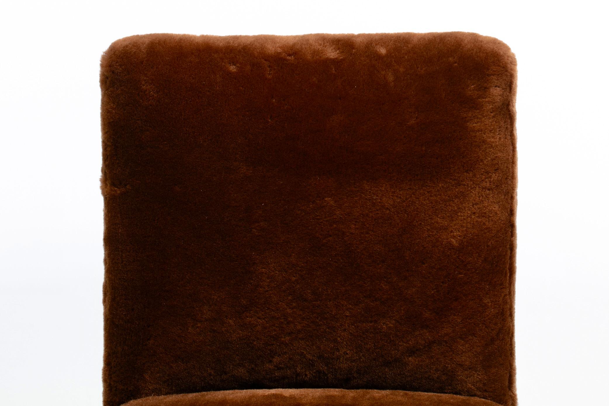 Vladimir Kagan Set di 8 sedie da pranzo cromate in shearling nuovo cioccolato al latte in vendita 2