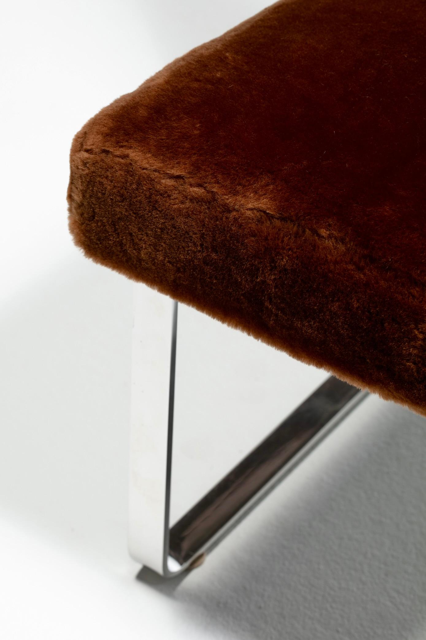Vladimir Kagan Set di 8 sedie da pranzo cromate in shearling nuovo cioccolato al latte in vendita 4