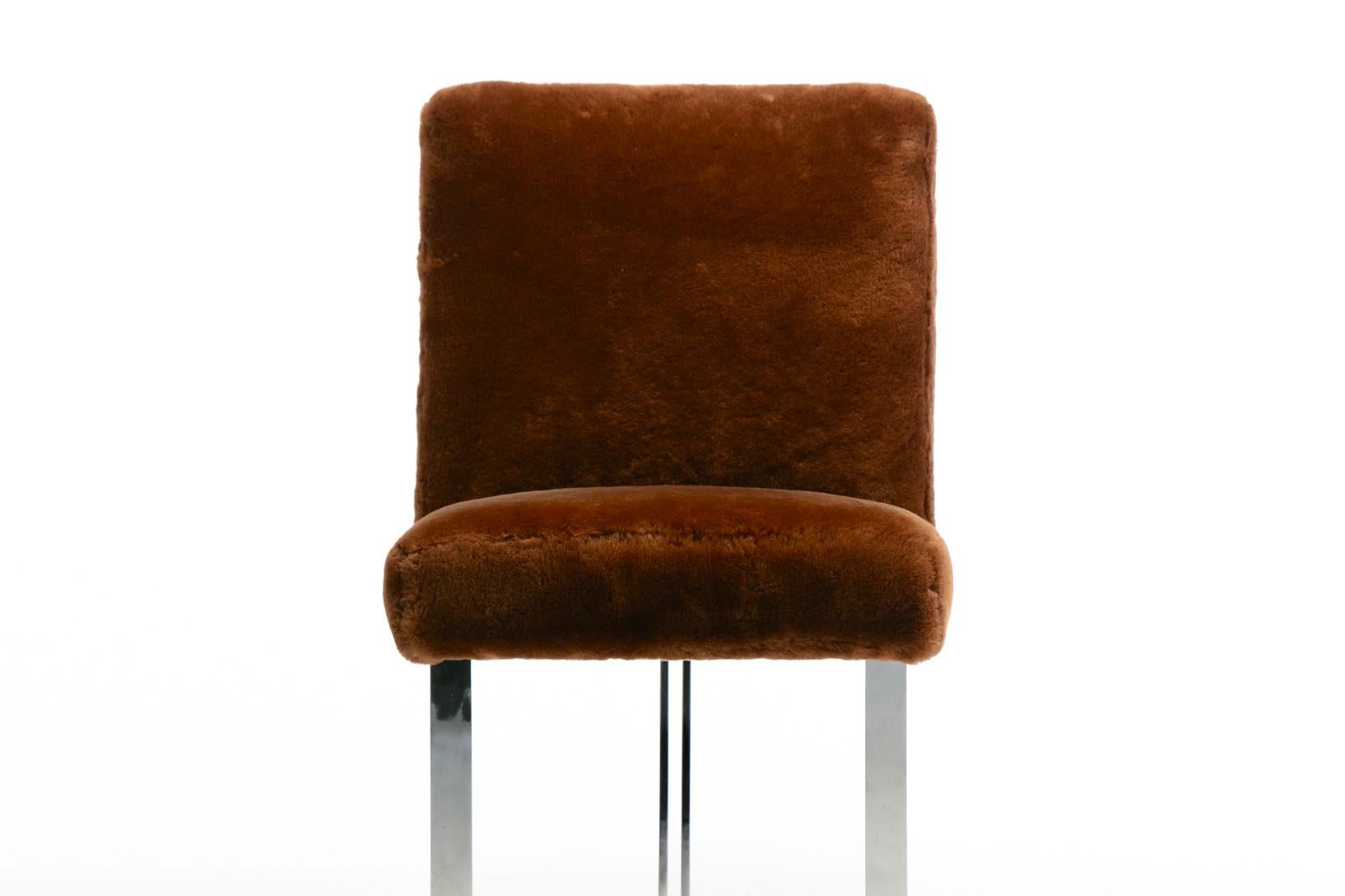 Vladimir Kagan Set di 8 sedie da pranzo cromate in shearling nuovo cioccolato al latte in vendita 12
