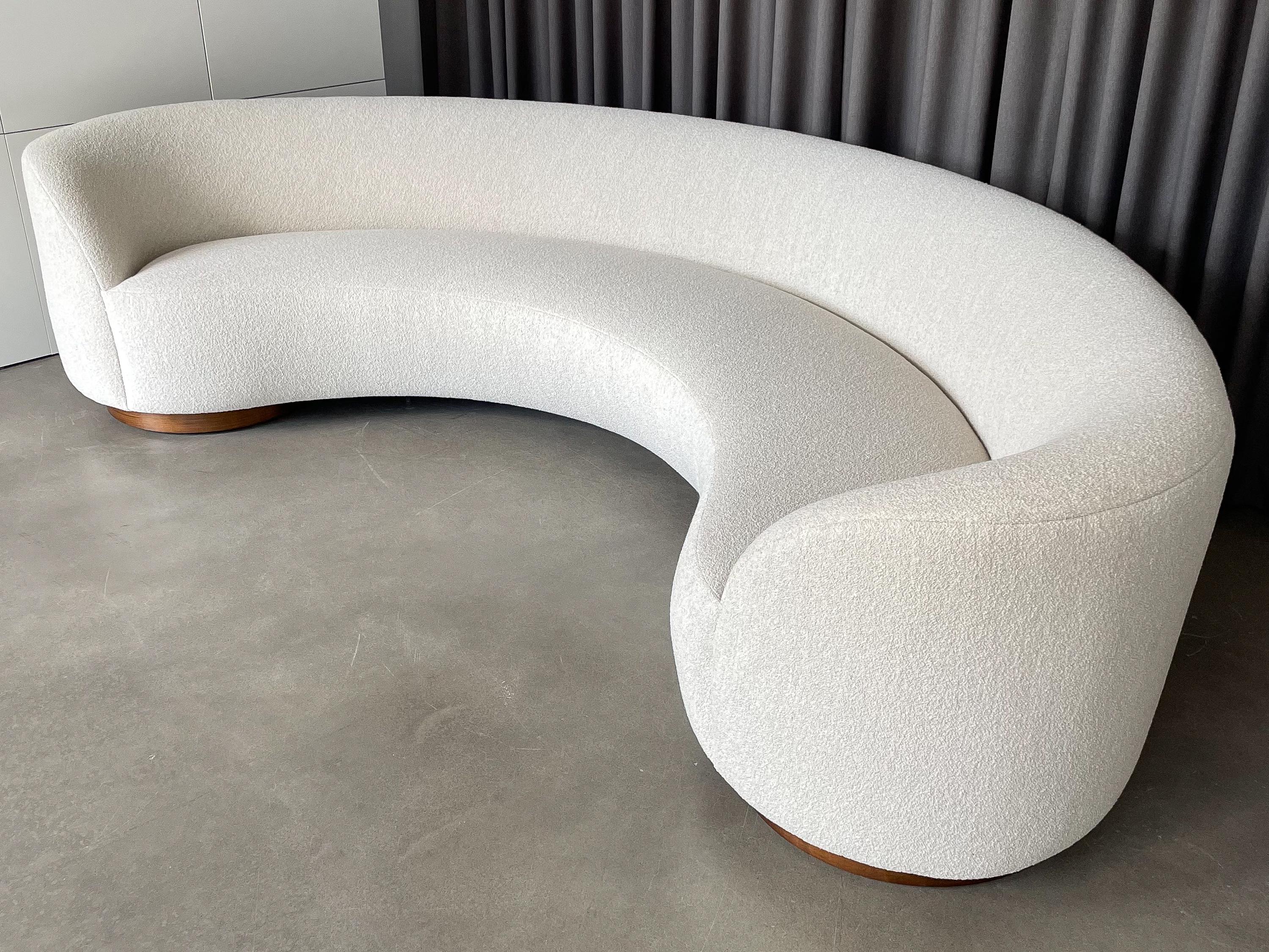 Vladimir Kagan Sloane Sofa for Directional In Excellent Condition In Chicago, IL