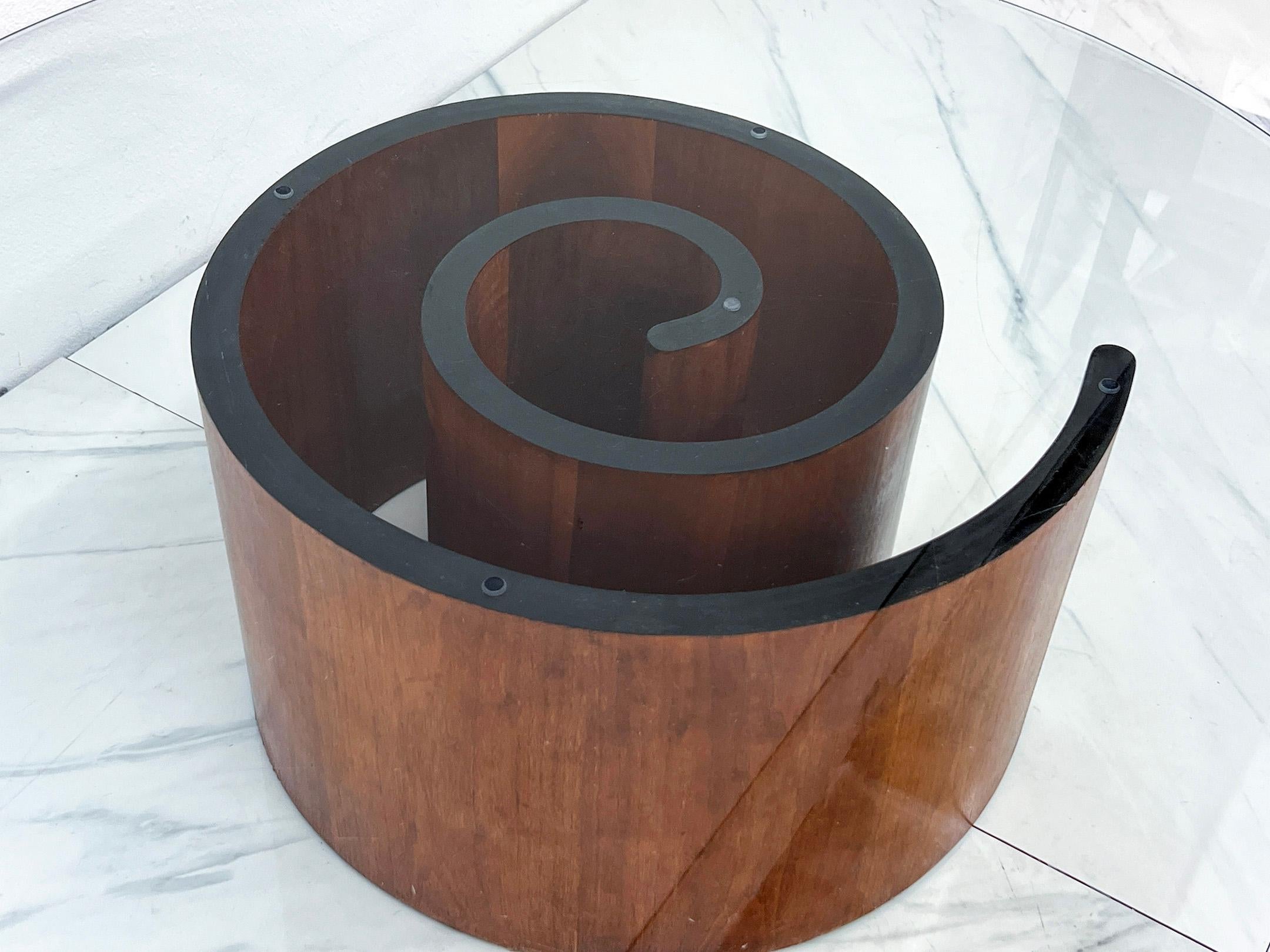 Vladimir Kagan Schnecken-Couchtisch, Nussbaum und Glas, 1960er Jahre (Moderne der Mitte des Jahrhunderts) im Angebot