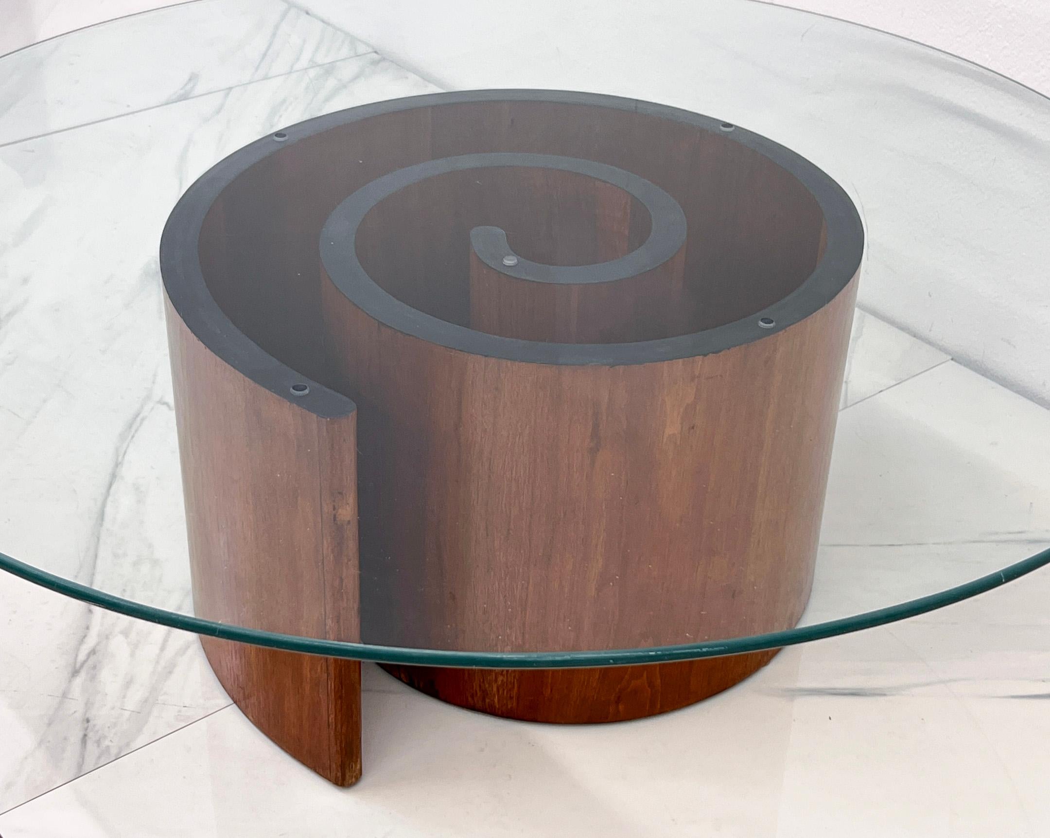 Vladimir Kagan Schnecken-Couchtisch, Nussbaum und Glas, 1960er Jahre (Mitte des 20. Jahrhunderts) im Angebot