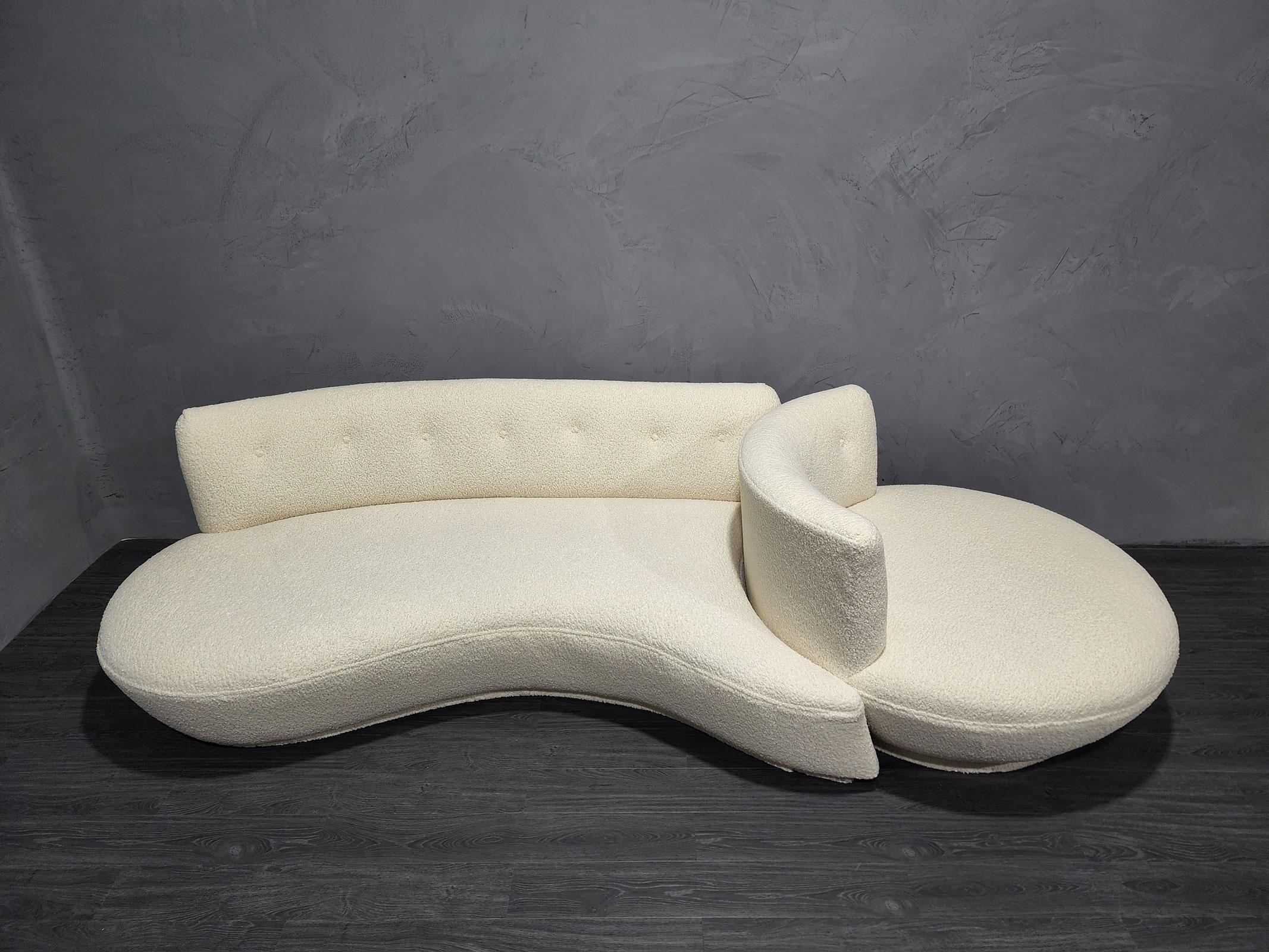 American Vladimir Kagan Attributed Sofa and Swivel Chair For Sale