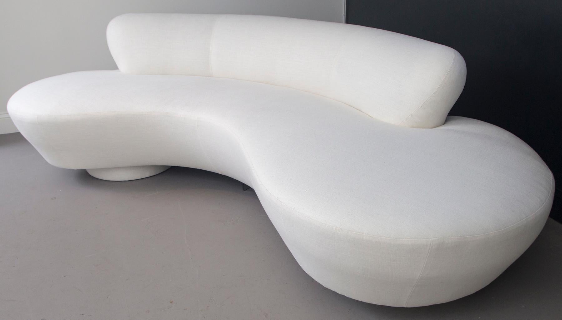 Mid-Century Modern Vladimir Kagan Sofa Reupholstered in White Belgian Linen, Lucite Bracket Support