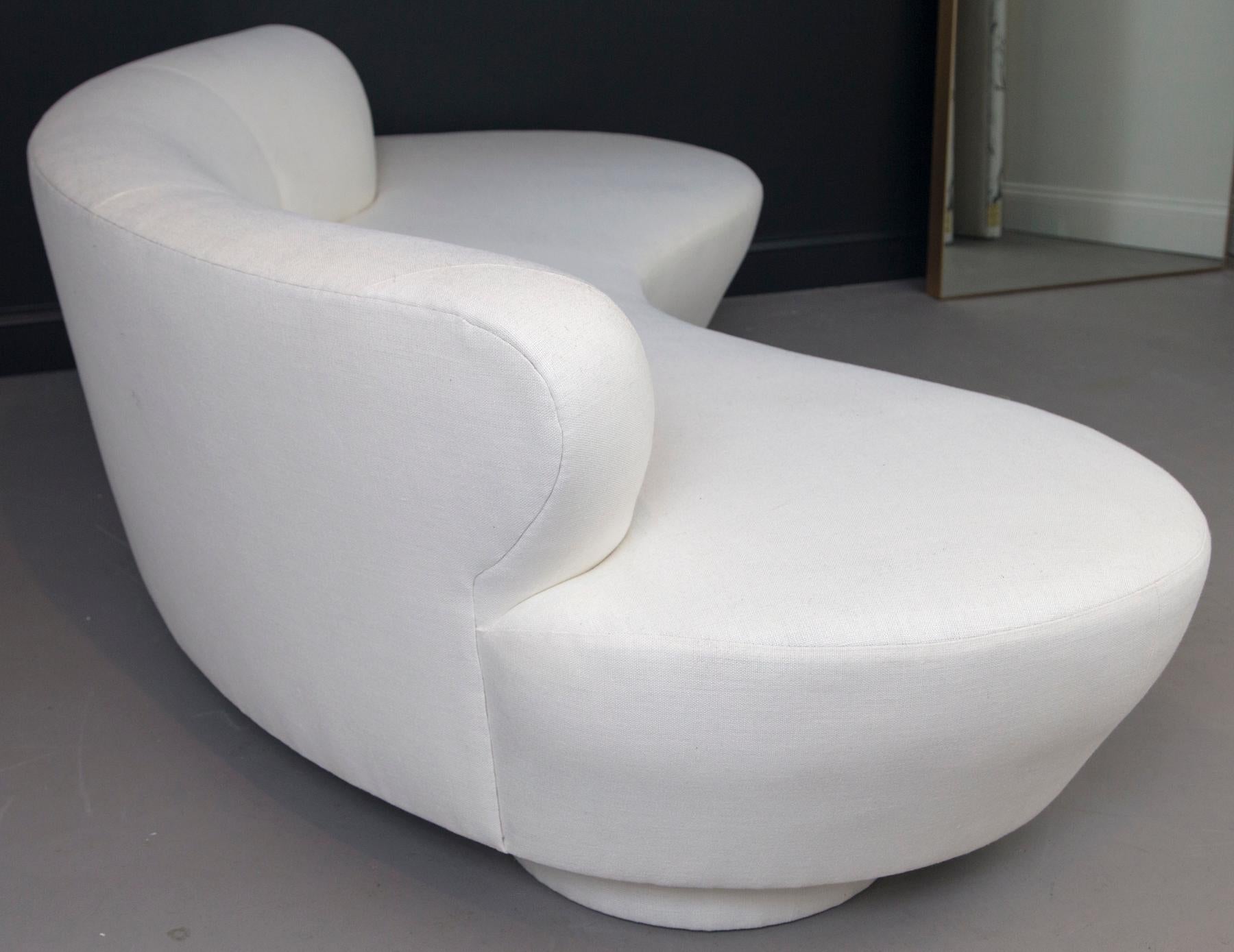 German Vladimir Kagan Sofa Reupholstered in White Belgian Linen, Lucite Bracket Support