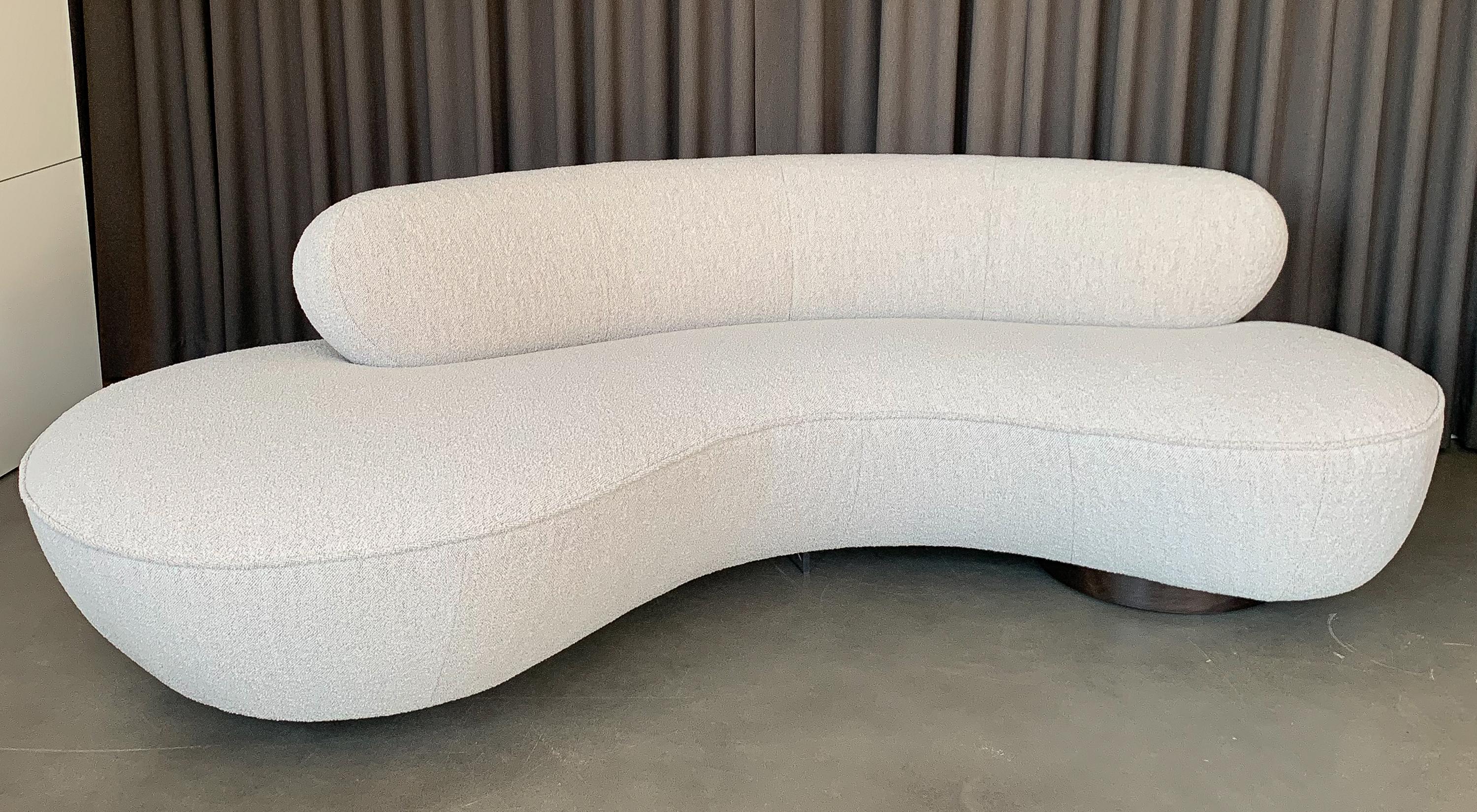 Vladimir Kagan Sofas for Directional In Excellent Condition In Chicago, IL