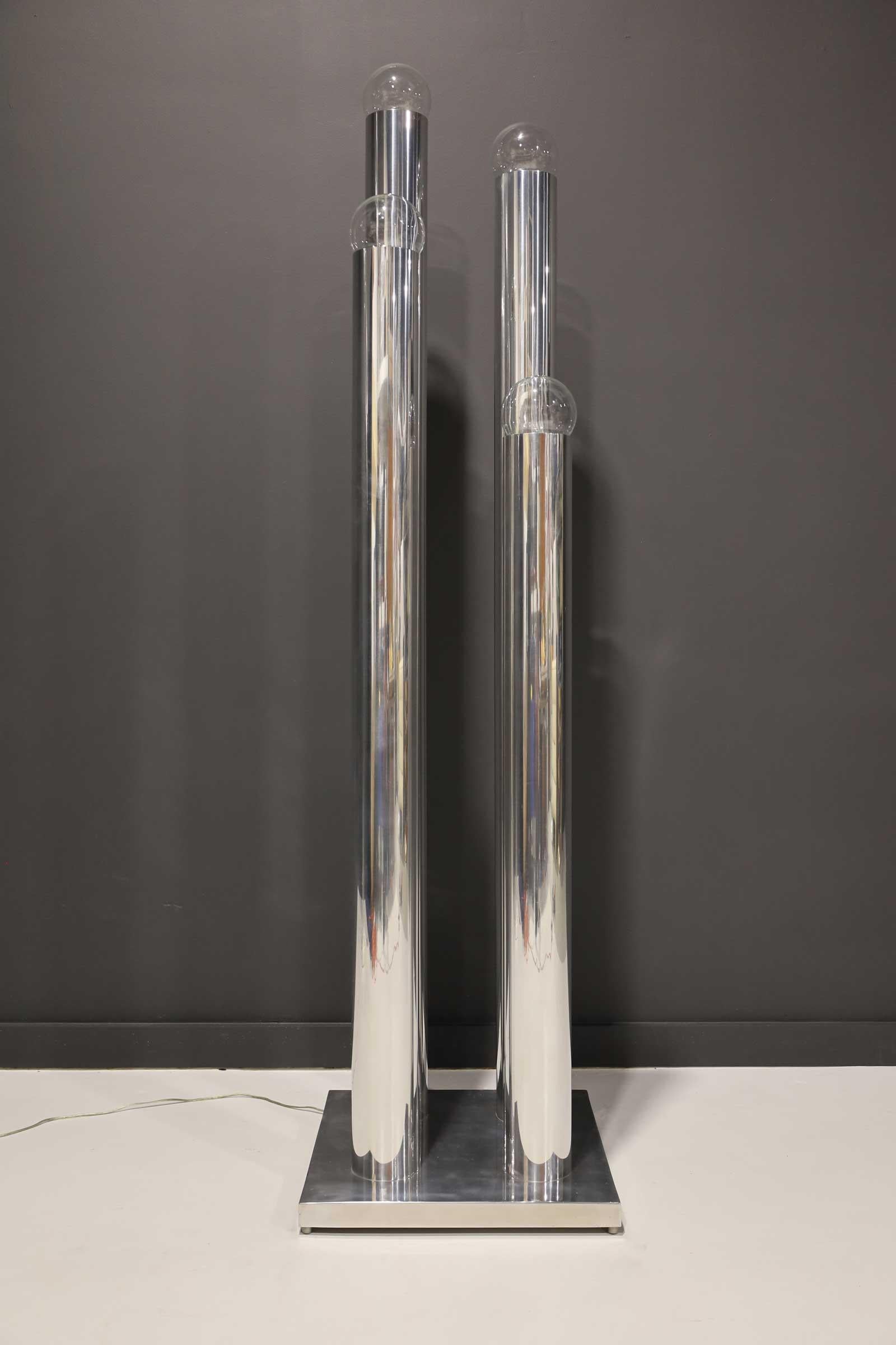 Polished aluminum, 1971. Vladimir Kagan Designs, Inc. Well-constructed lamp in working order. Documented in 