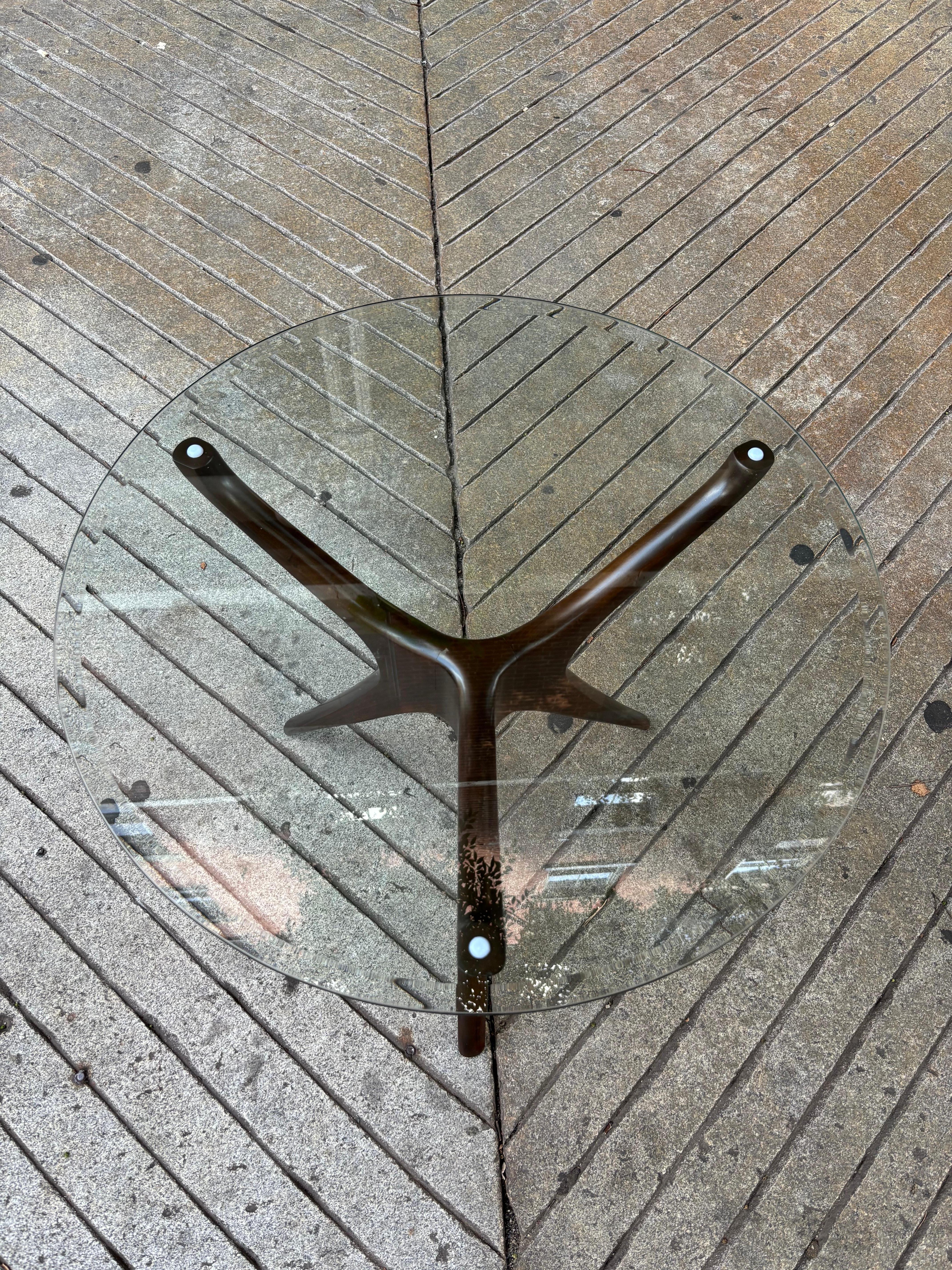 Nice little walnut 3 legged Side table with a round 26