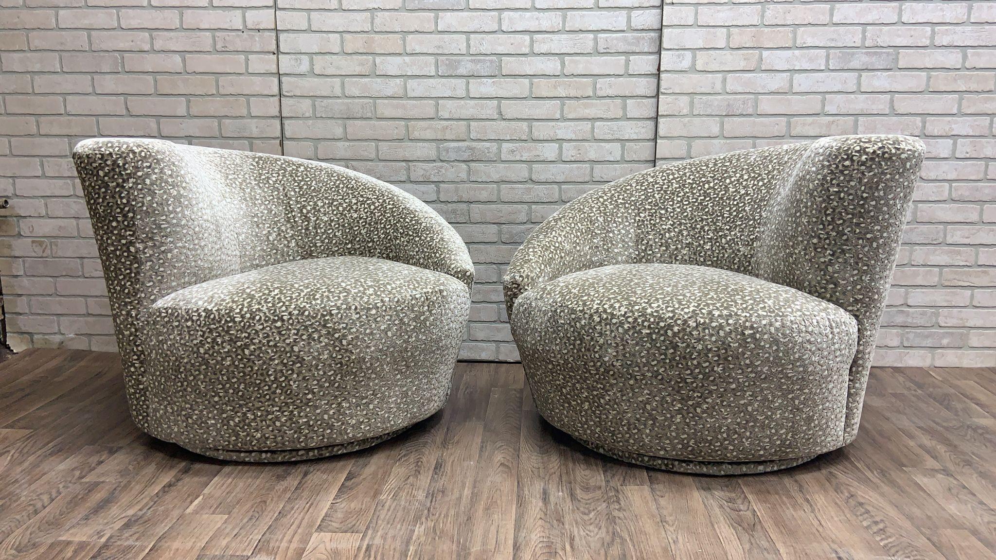 Mid-Century Modern Pair of Asymmetrical Swivel “Nautilus” Weiman Lounge Chairs For Sale