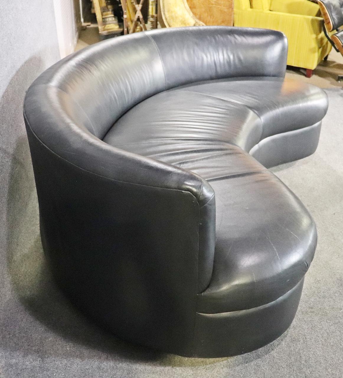 Vladimir Kagan Style Kidney Shape Cloud Sofa Black Leather In Good Condition In Swedesboro, NJ