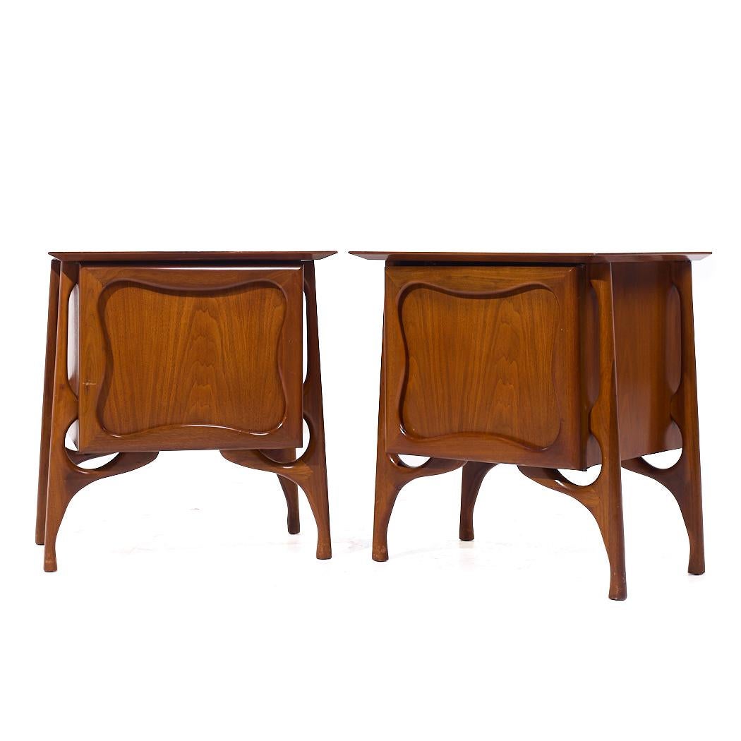 Mid-Century Modern Mid Century Sculptural Walnut Nightstands - Pair For Sale