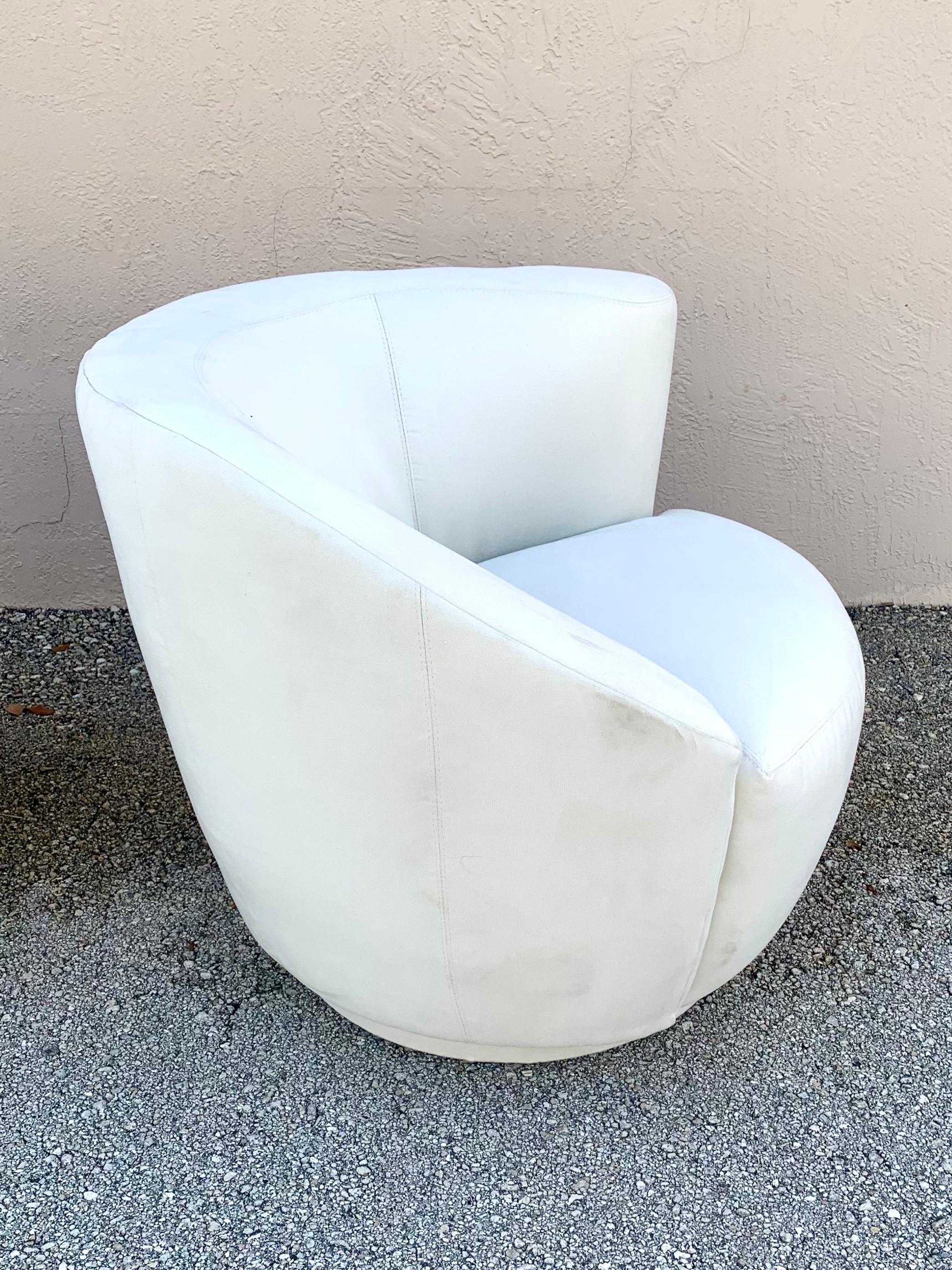 American Mid-Century Modern Nautilus Style Swivel Chairs in White, a Pair