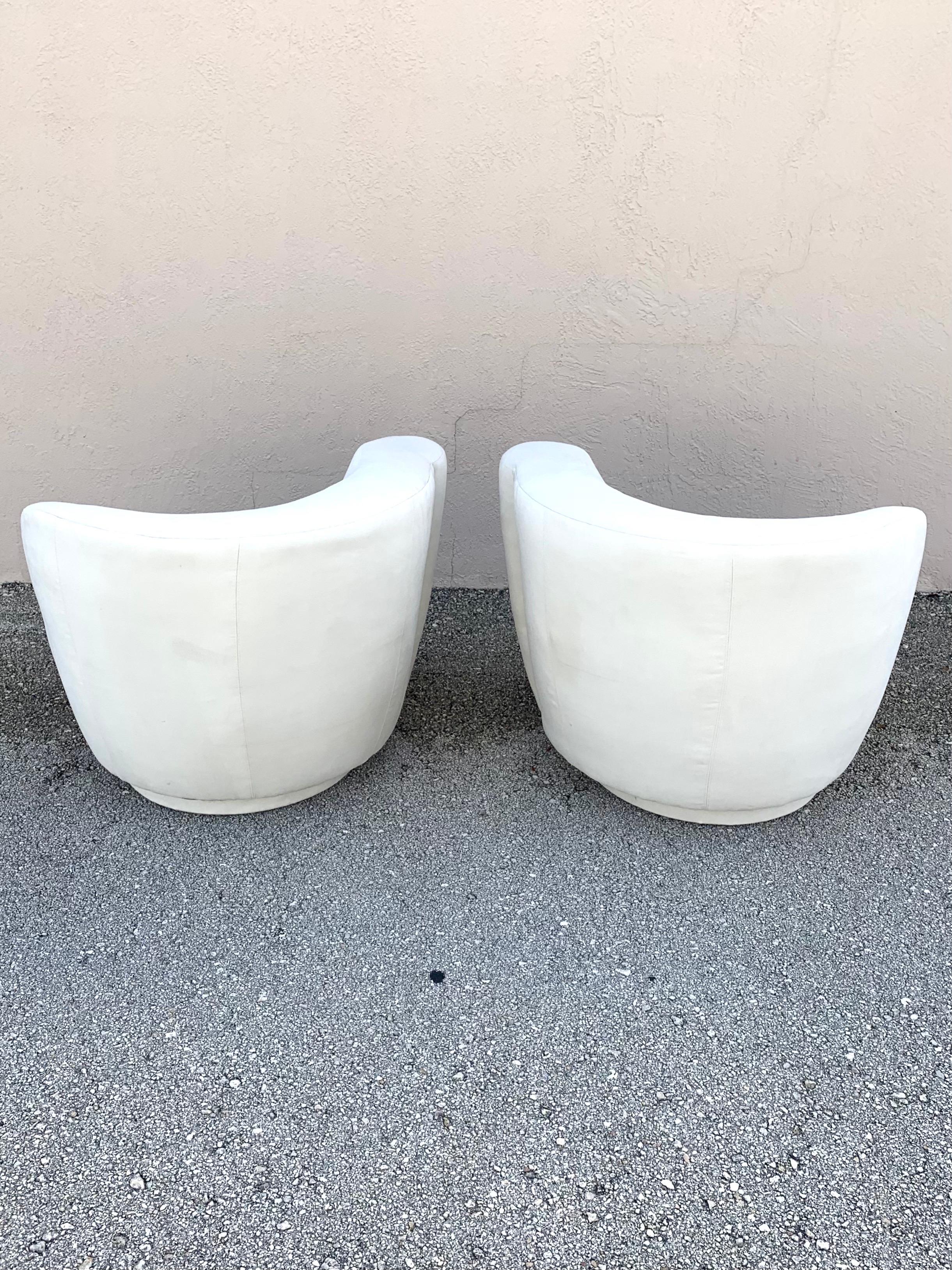 Contemporary Mid-Century Modern Nautilus Style Swivel Chairs in White, a Pair