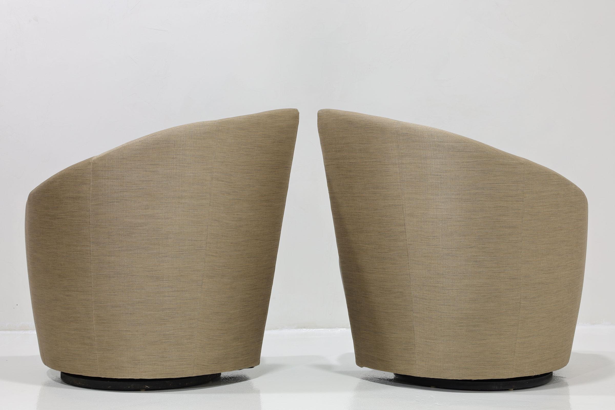 Vladimir Kagan Swivel Bilboa Chairs in Silk and Leather In Good Condition For Sale In Dallas, TX