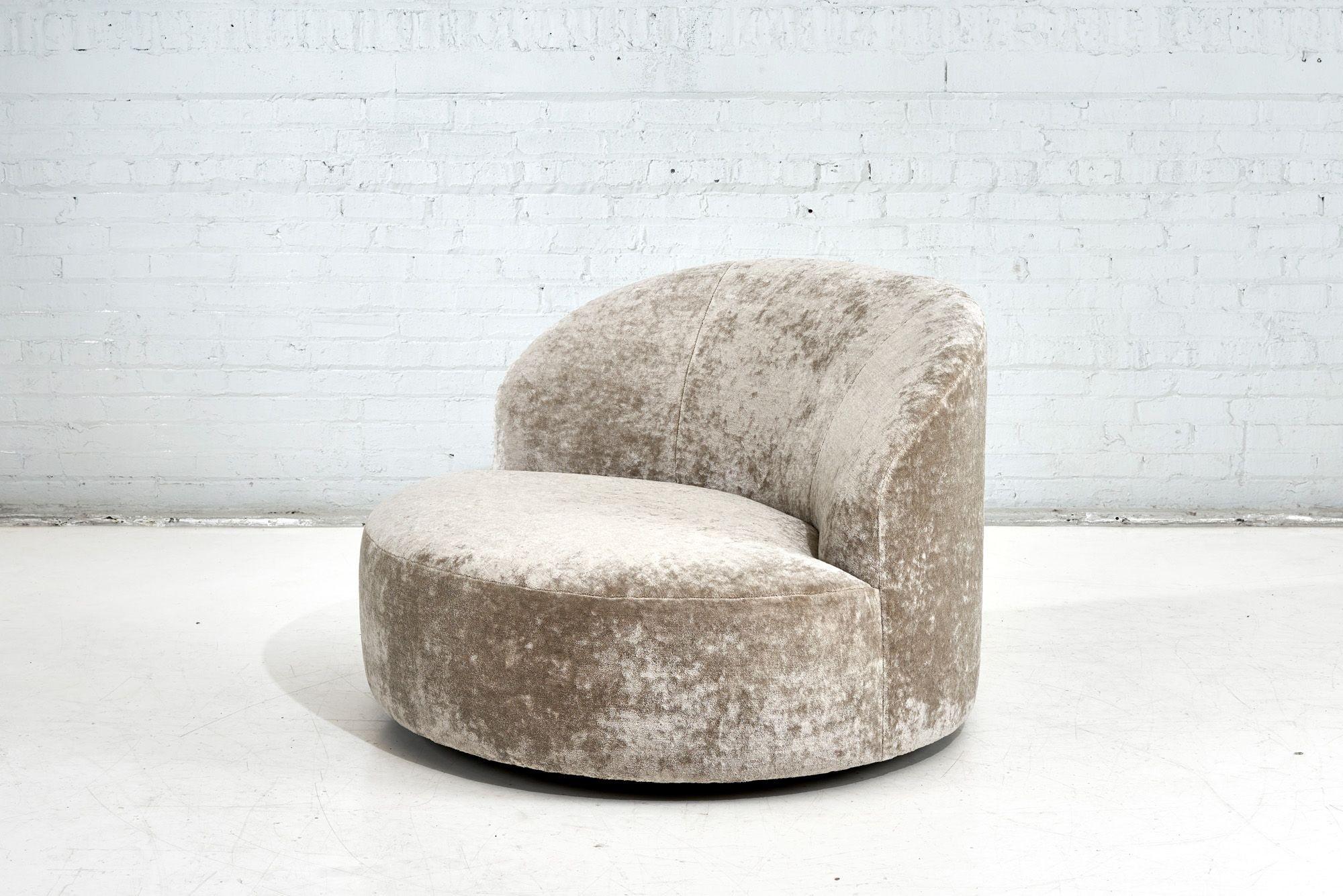Post-Modern Vladimir Kagan Swivel Lounge Chair, Preview 1990 For Sale