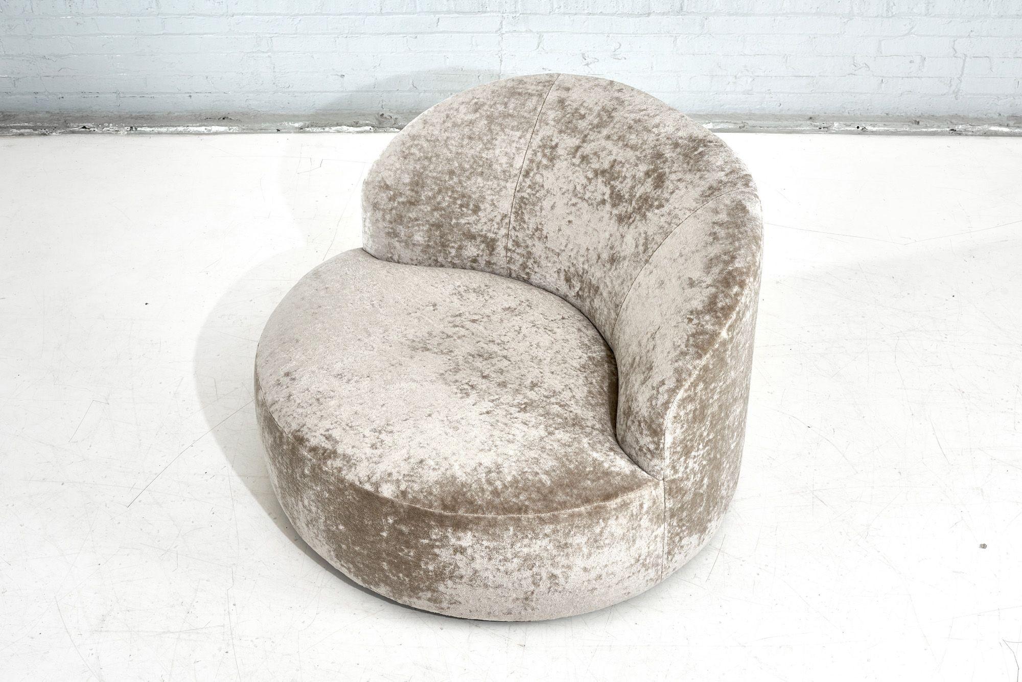 American Vladimir Kagan Swivel Lounge Chair, Preview 1990 For Sale