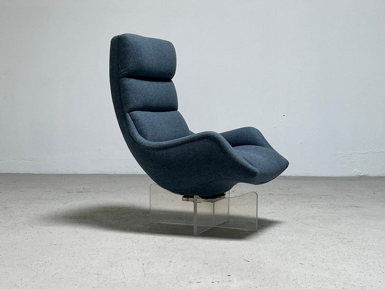 Vladimir Kagan Swiveling Cosmos Lounge Chair In Good Condition For Sale In Dallas, TX