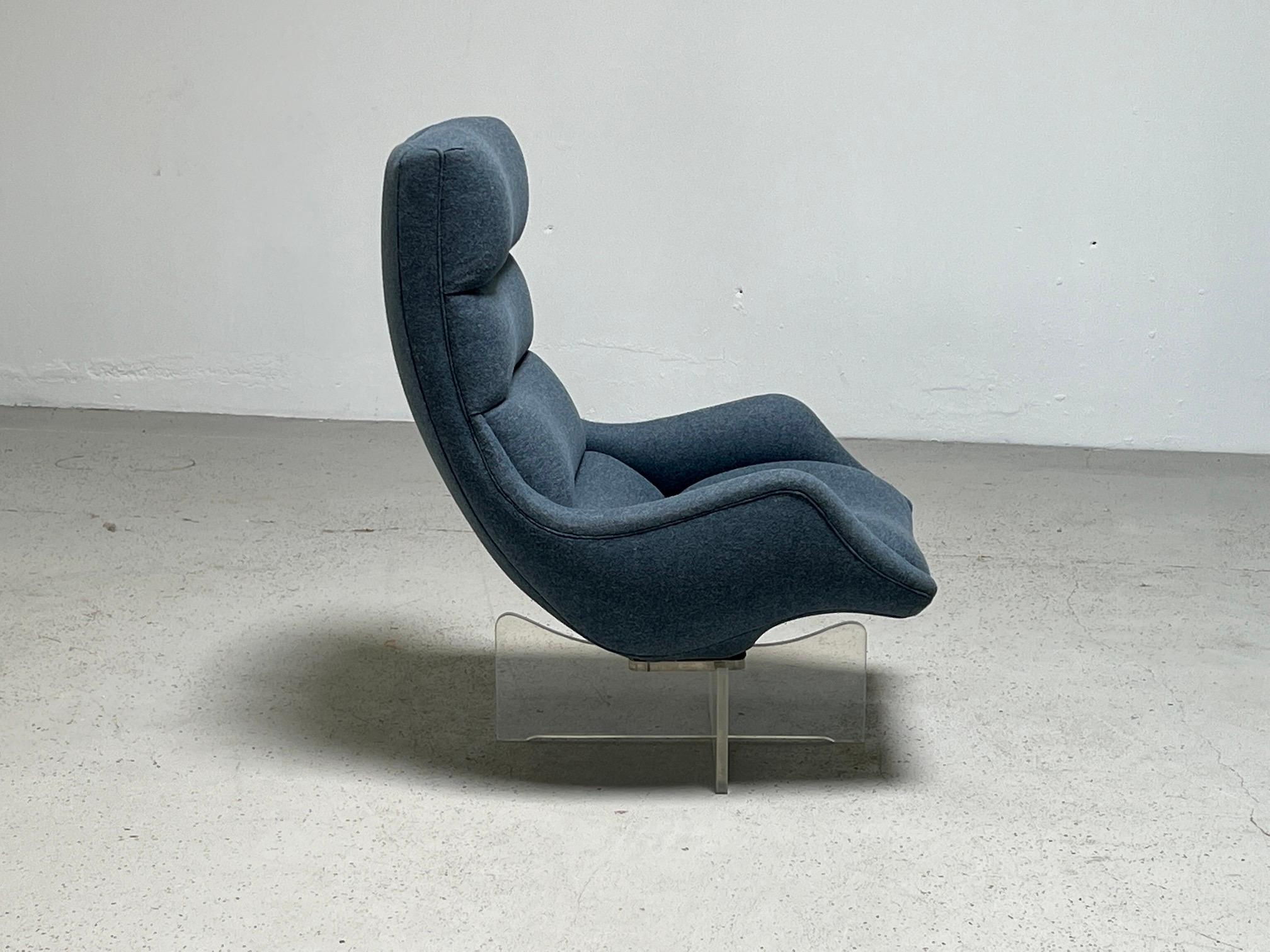 Late 20th Century Vladimir Kagan Swiveling Cosmos Lounge Chair