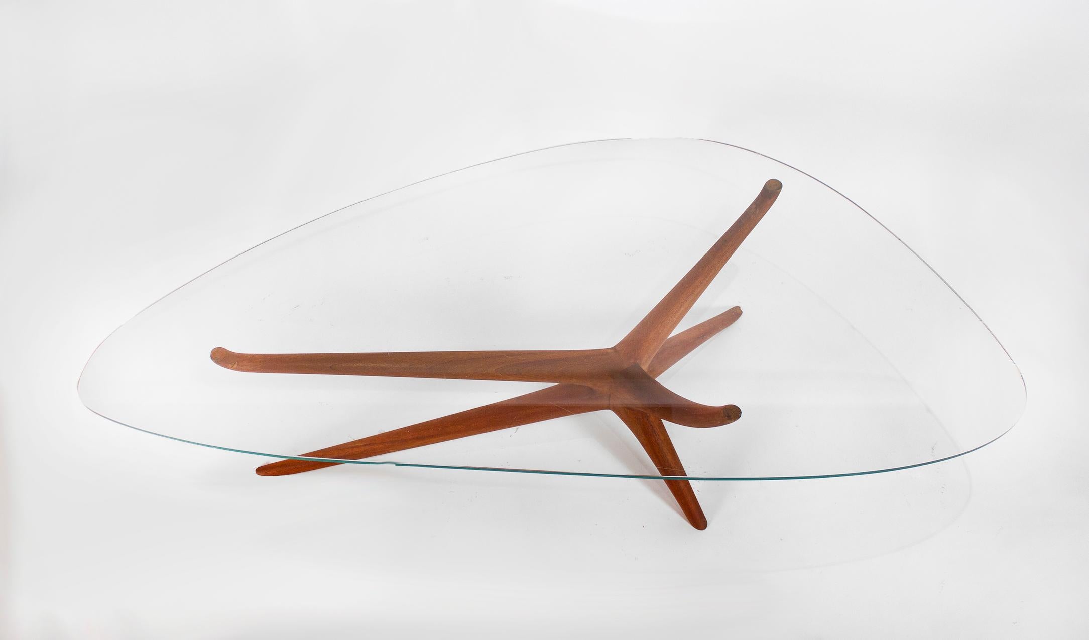 Mid-Century Modern Tri-Symmetric Organic Coffee Table in Mahogany with Glass Top For Sale 1