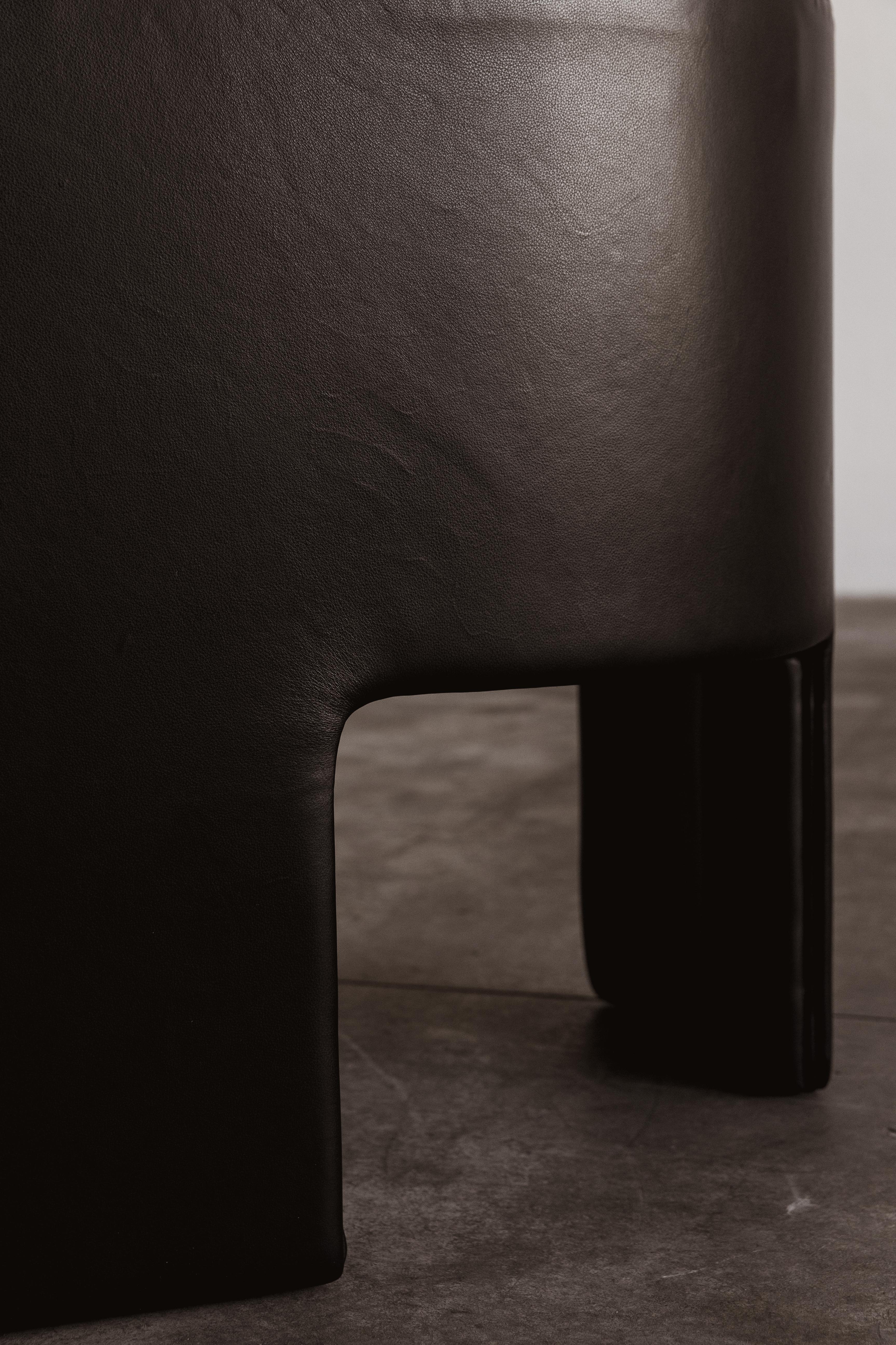 Sillón trípode Vladimir Kagan para Weiman, cuero negro, 1980 en venta 1