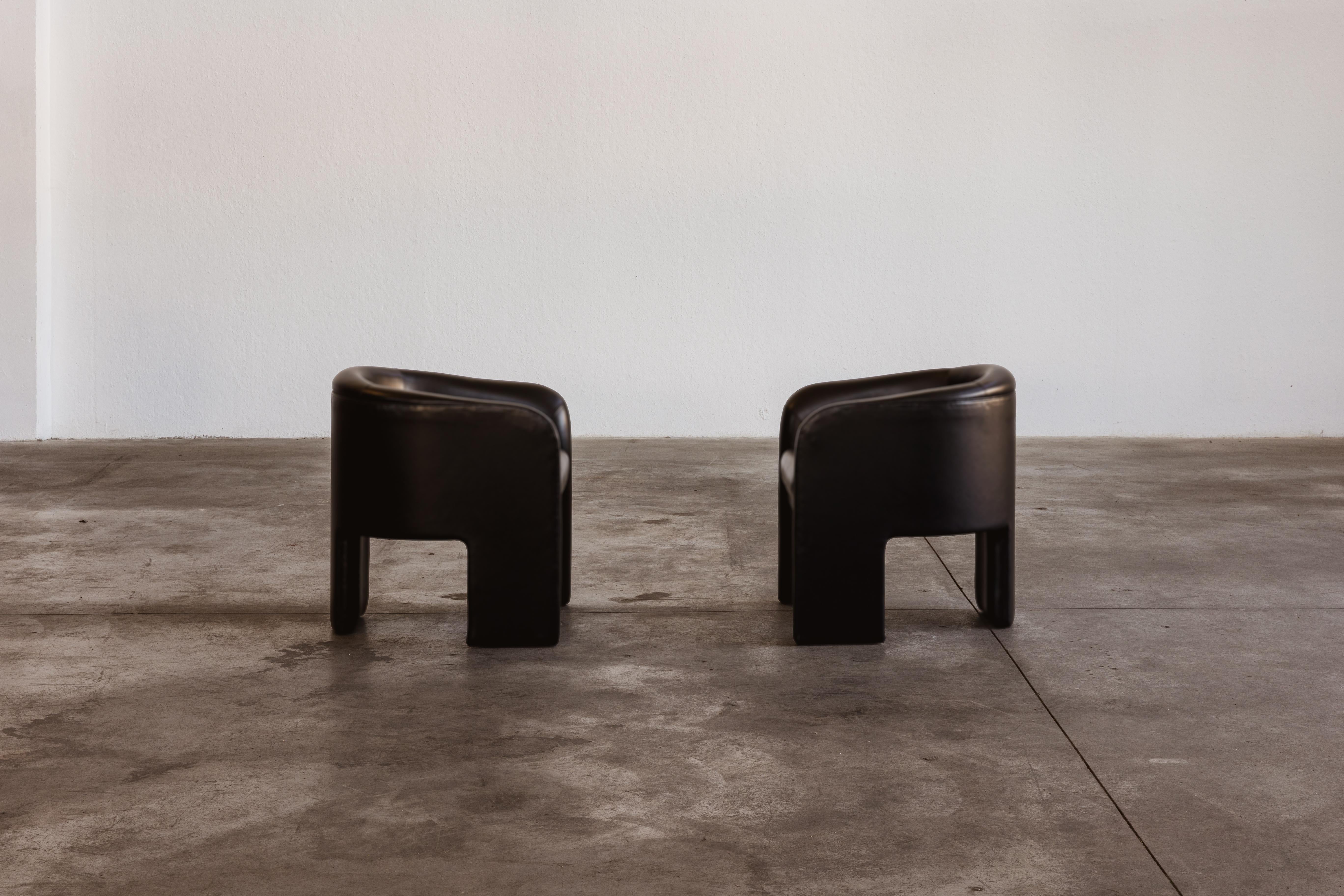 American Vladimir Kagan Tripod Armchairs for Weiman, Black Leather, 1980, Set of 2 For Sale