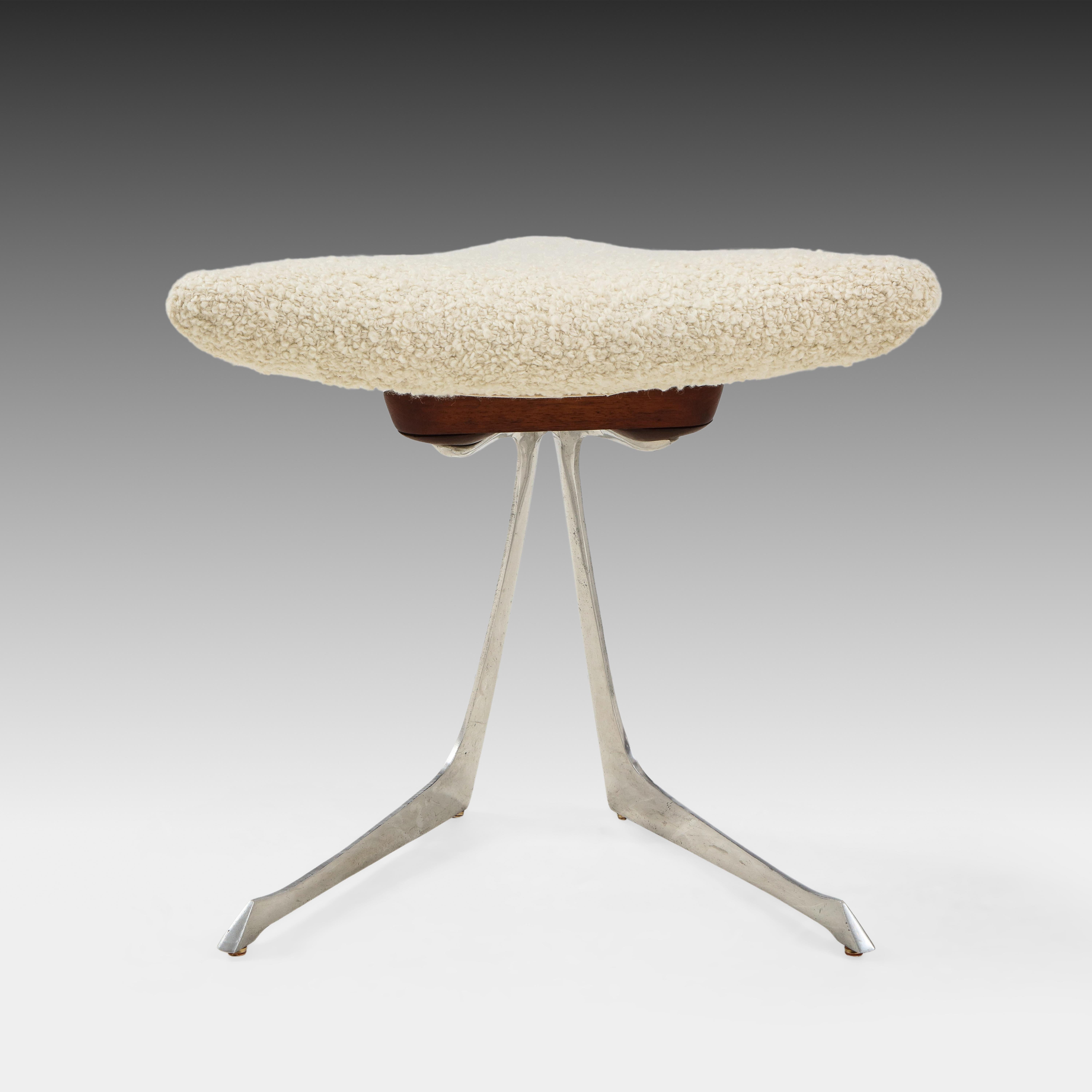 Vladimir Kagan Rare Unicorn Stool in Aluminum and Ivory Bouclé, 1960s In Good Condition For Sale In New York, NY
