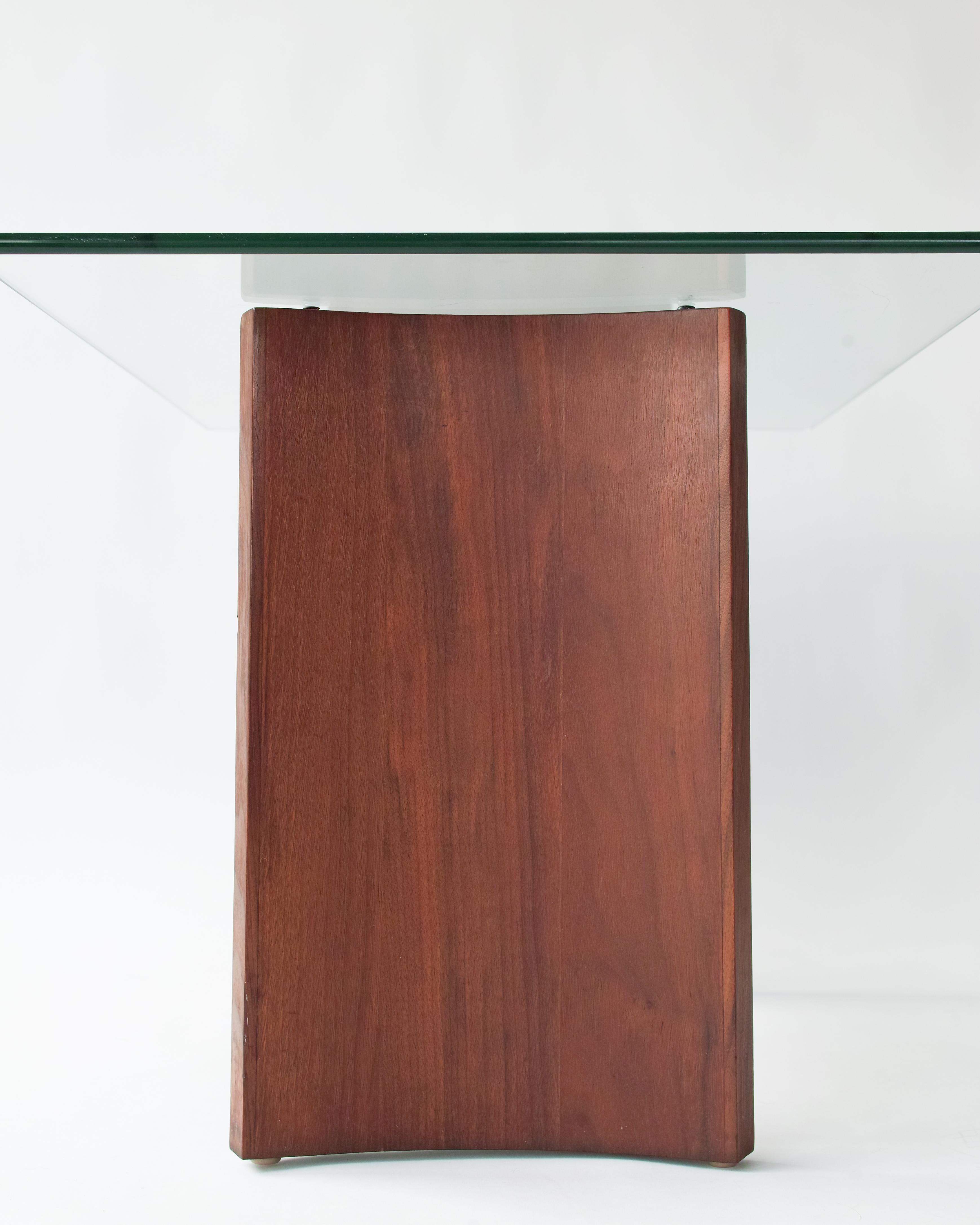 Vladimir Kagan Walnut and Glass End Tables In Good Condition For Sale In Brooklyn, NY