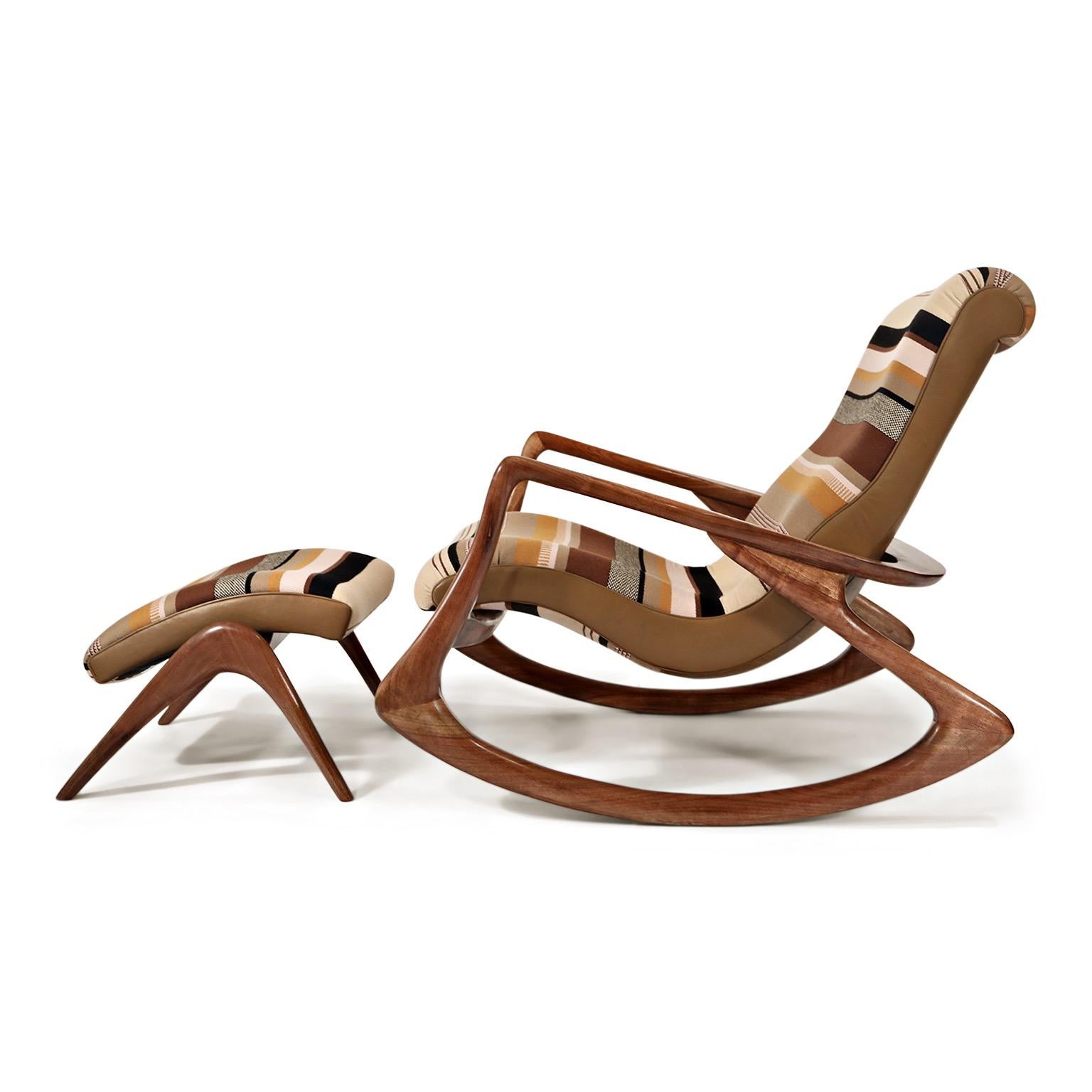 Vladimir Kagan Walnut 'Contour' Rocking Lounge Chair and Ottoman, Signed In Excellent Condition In Los Angeles, CA